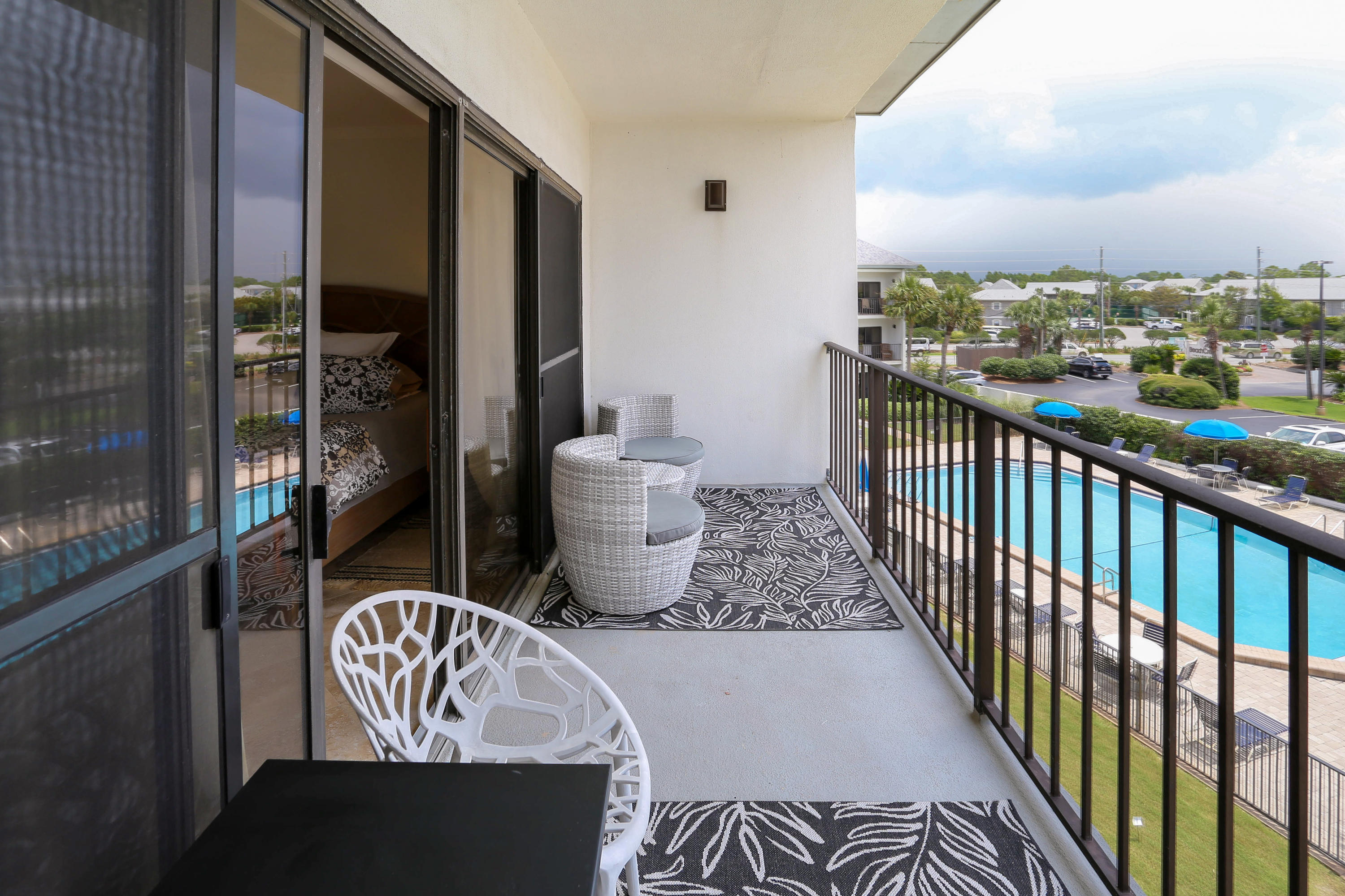 EMERALD HILL CONDO PH 3 - Residential