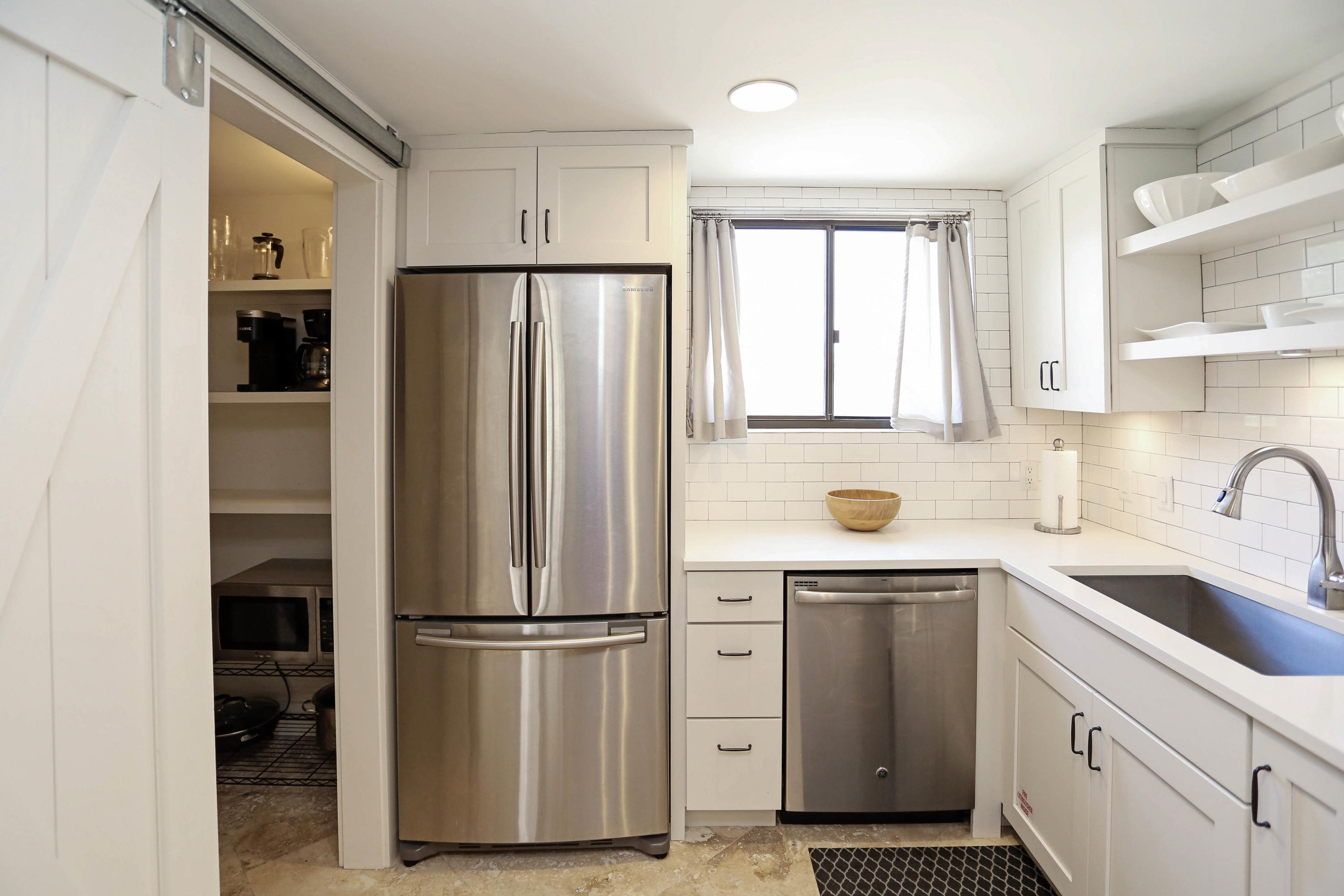 EMERALD HILL CONDO PH 3 - Residential