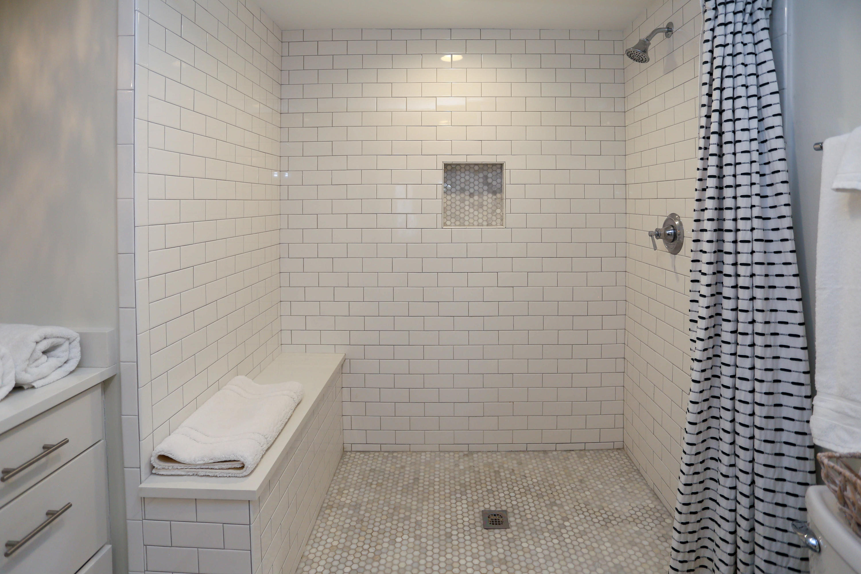 EMERALD HILL CONDO PH 3 - Residential