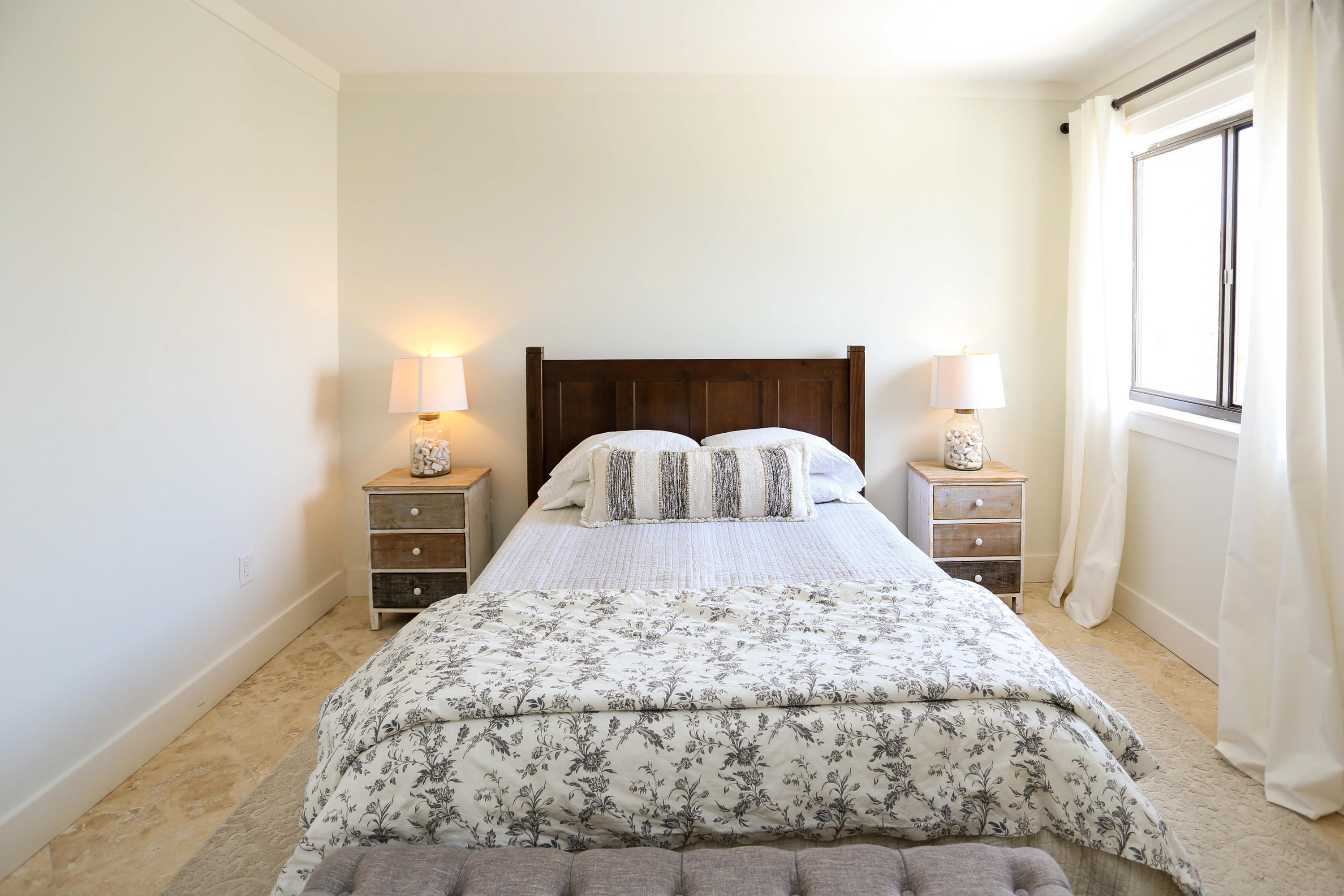 EMERALD HILL CONDO PH 3 - Residential