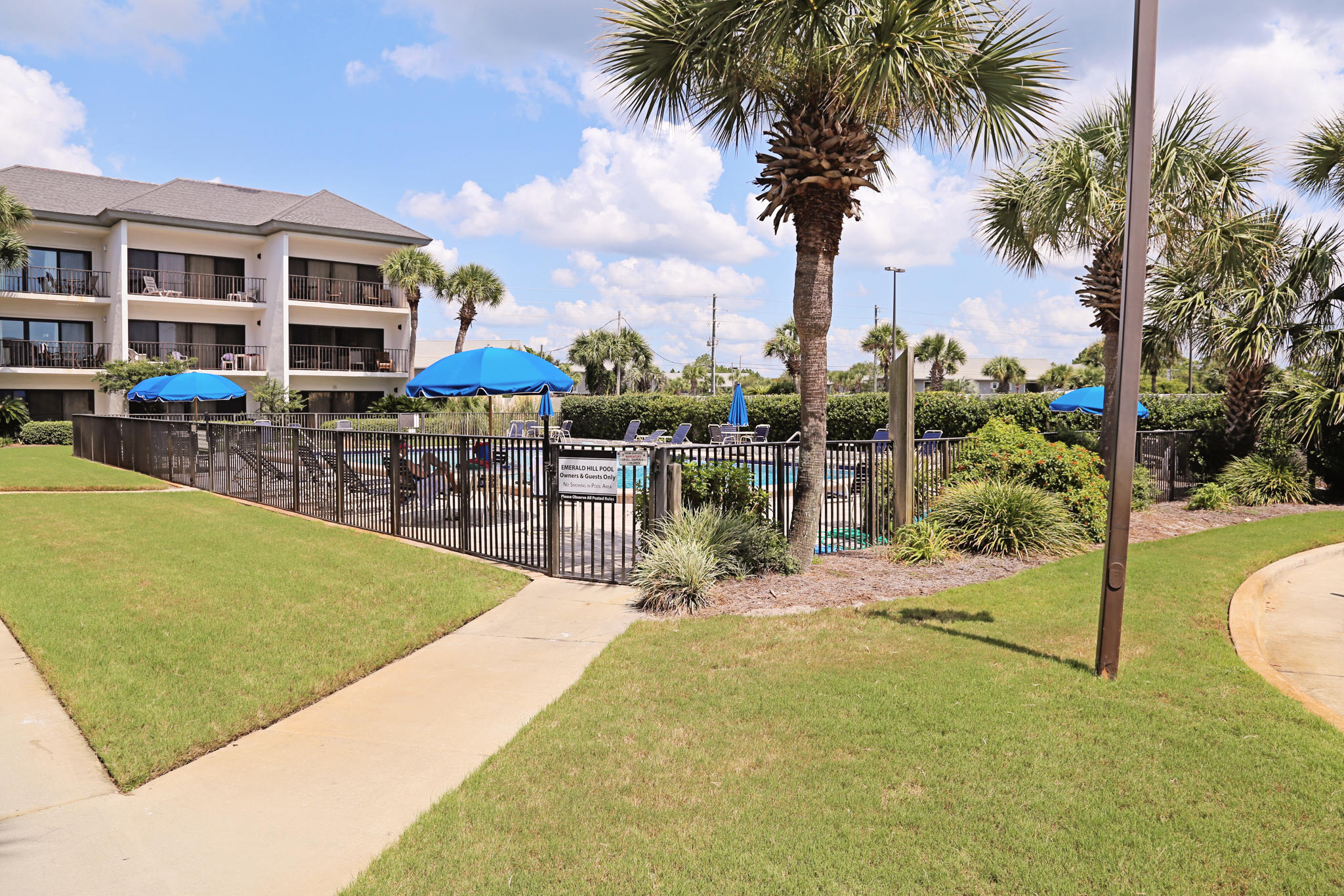 EMERALD HILL CONDO PH 3 - Residential