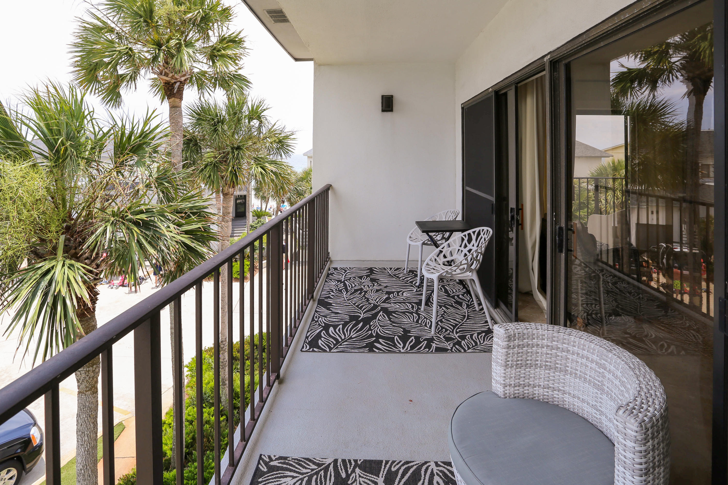 EMERALD HILL CONDO PH 3 - Residential