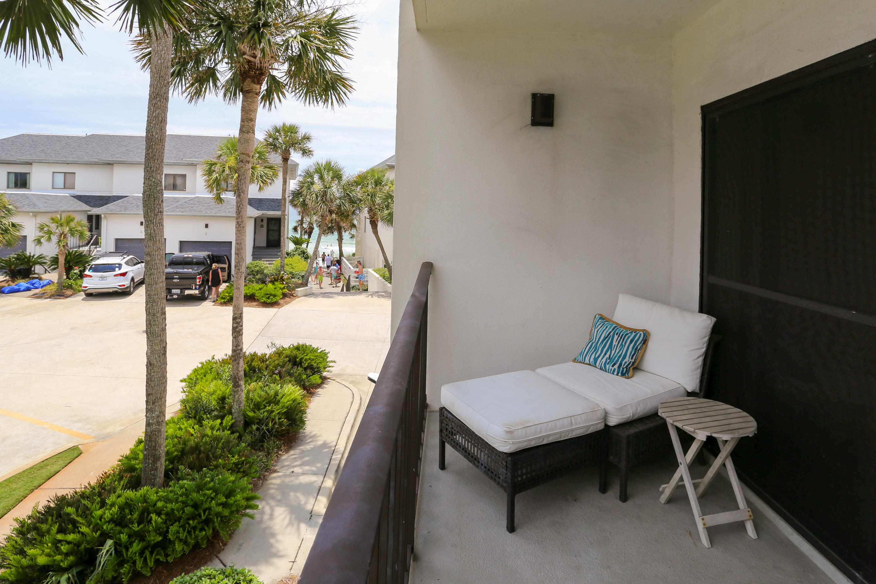 EMERALD HILL CONDO PH 3 - Residential