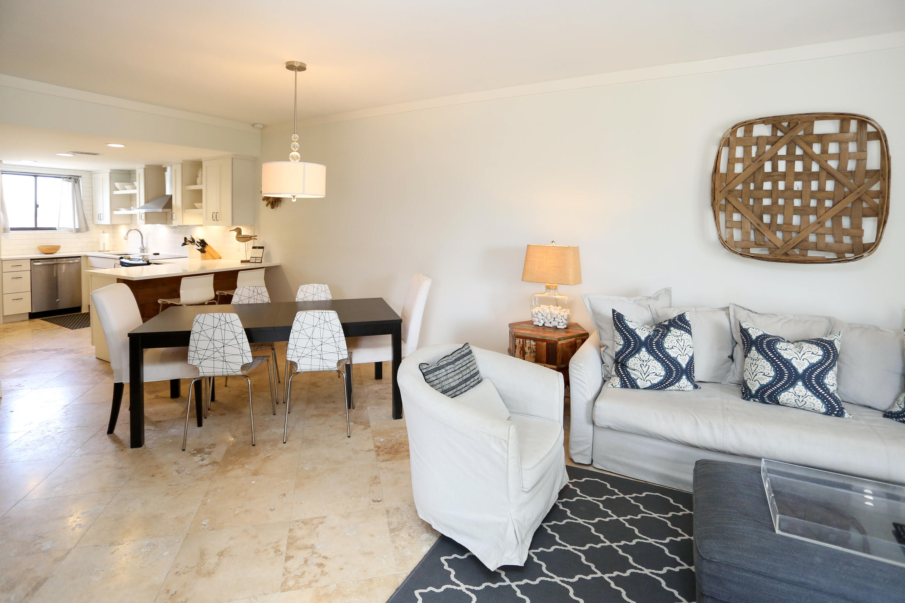 EMERALD HILL CONDO PH 3 - Residential