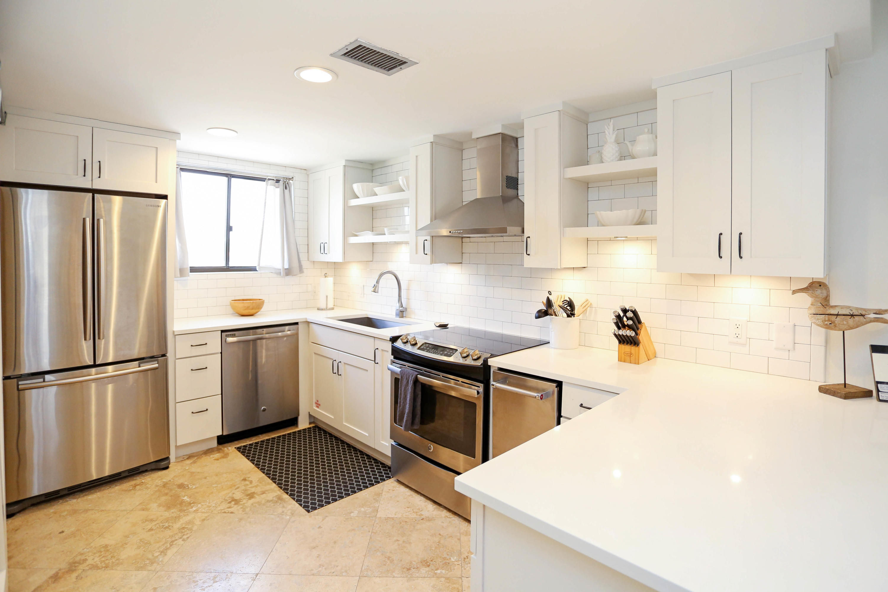 EMERALD HILL CONDO PH 3 - Residential