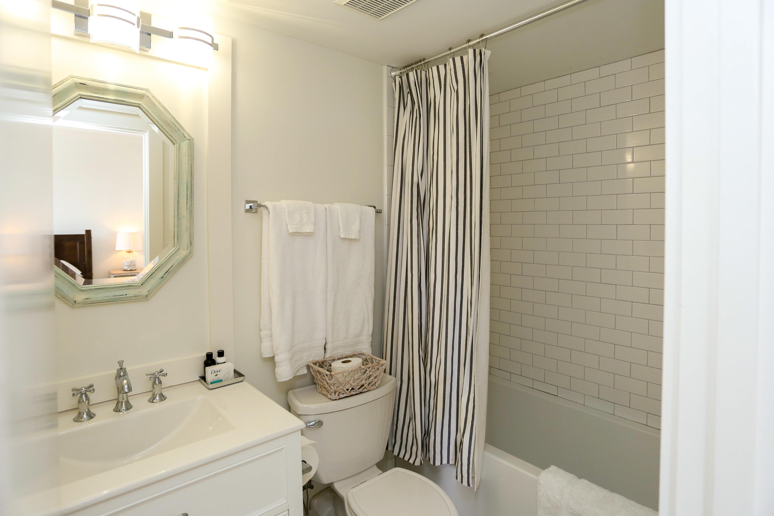 EMERALD HILL CONDO PH 3 - Residential