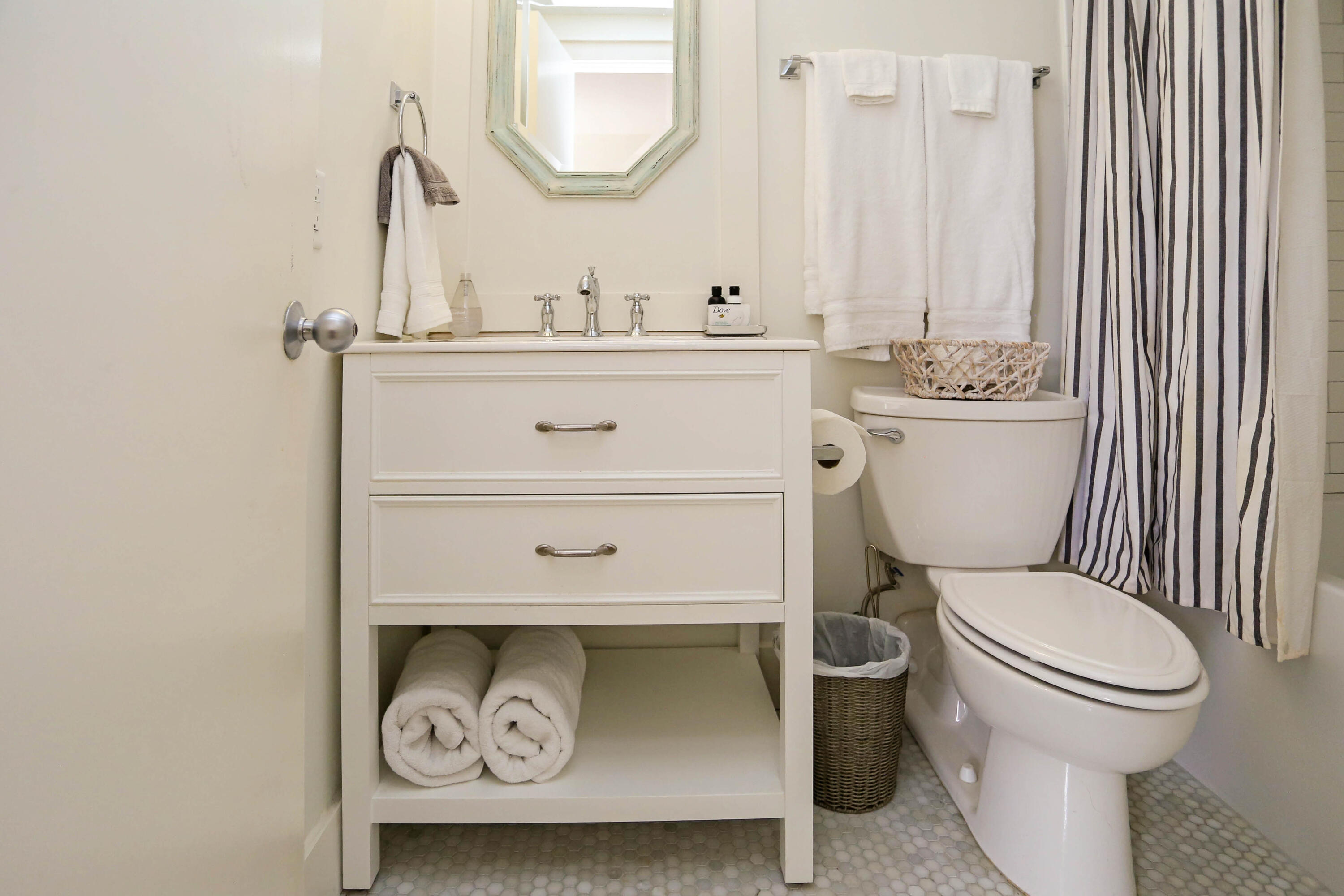 EMERALD HILL CONDO PH 3 - Residential