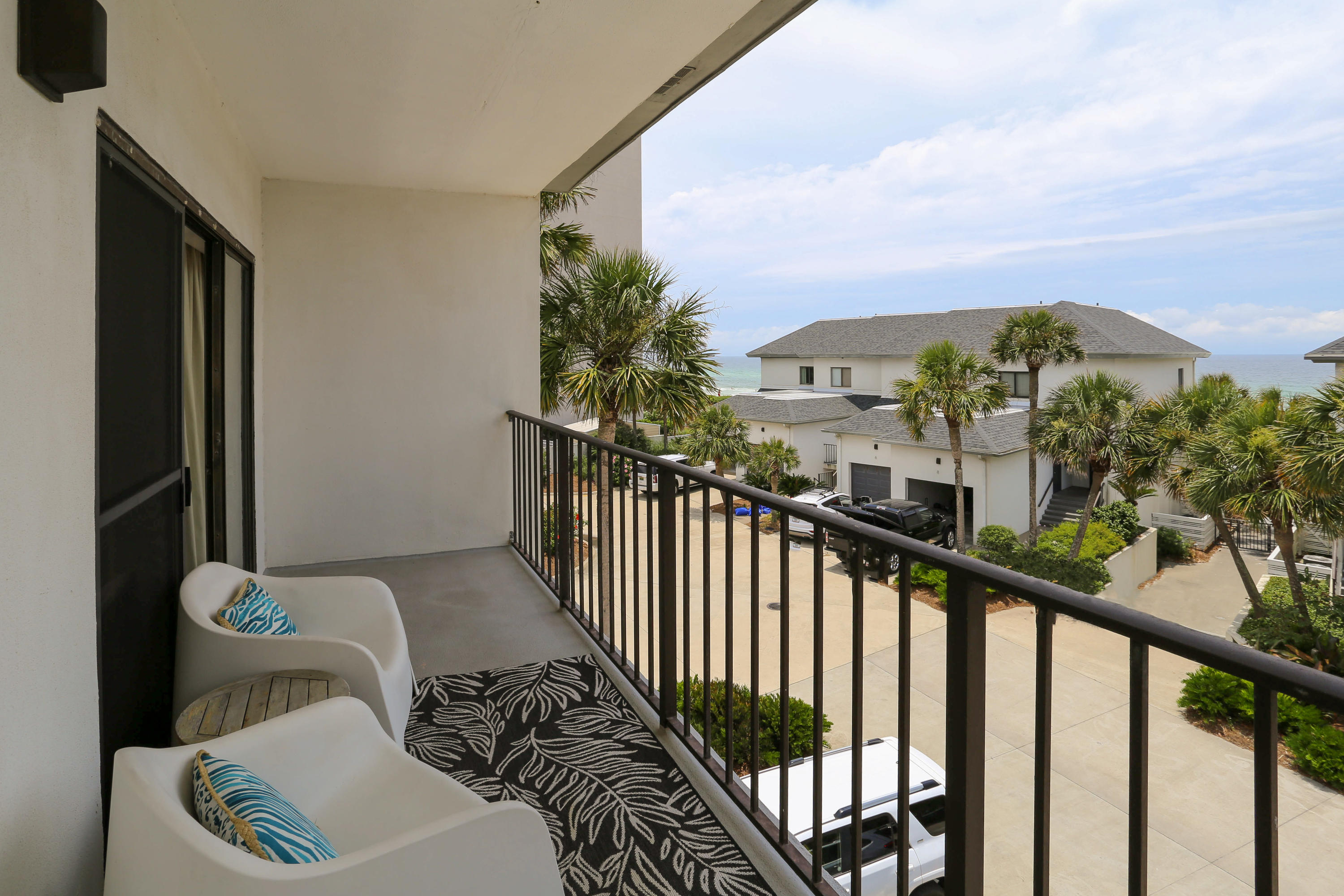 EMERALD HILL CONDO PH 3 - Residential