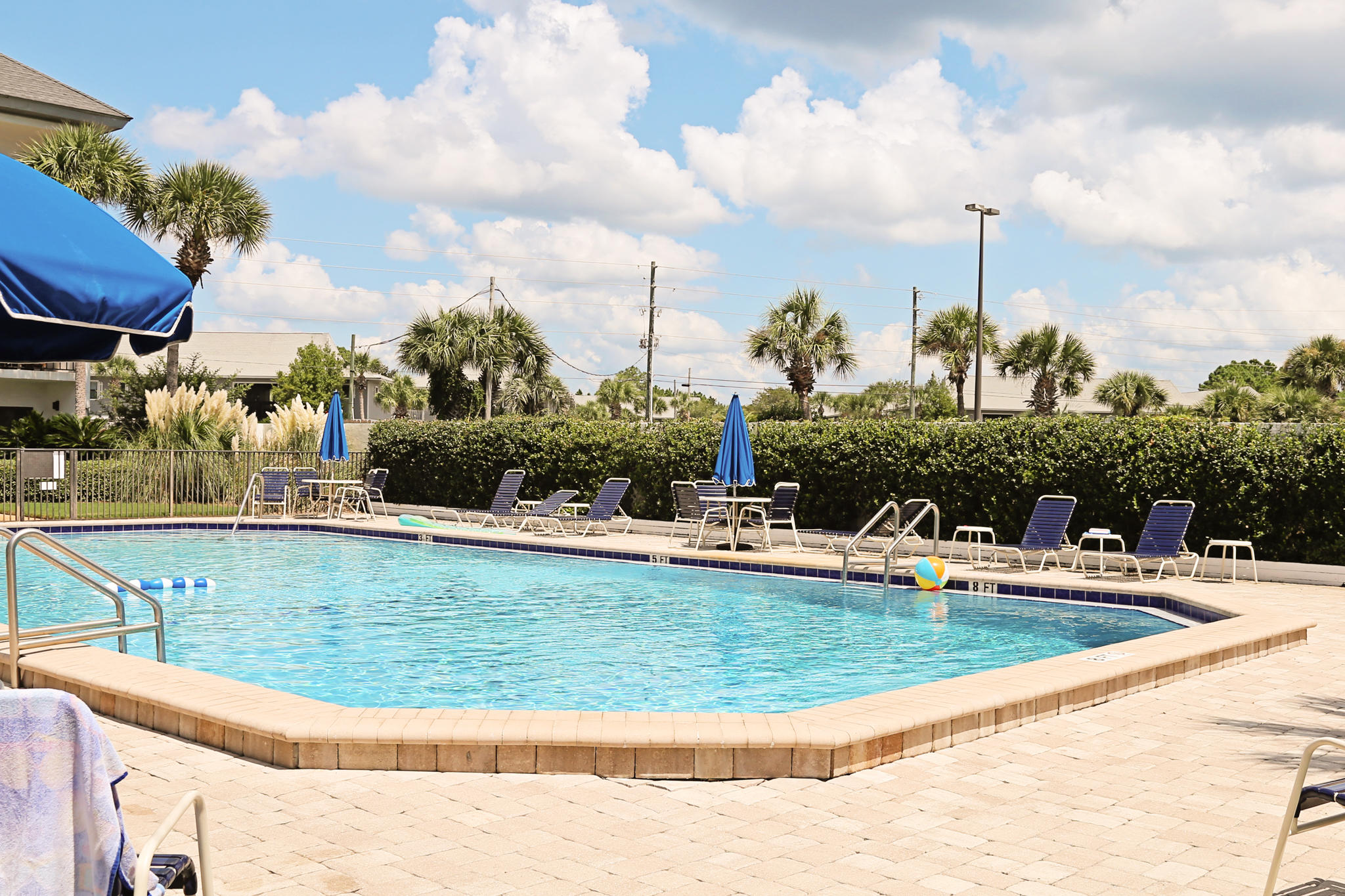 EMERALD HILL CONDO PH 3 - Residential