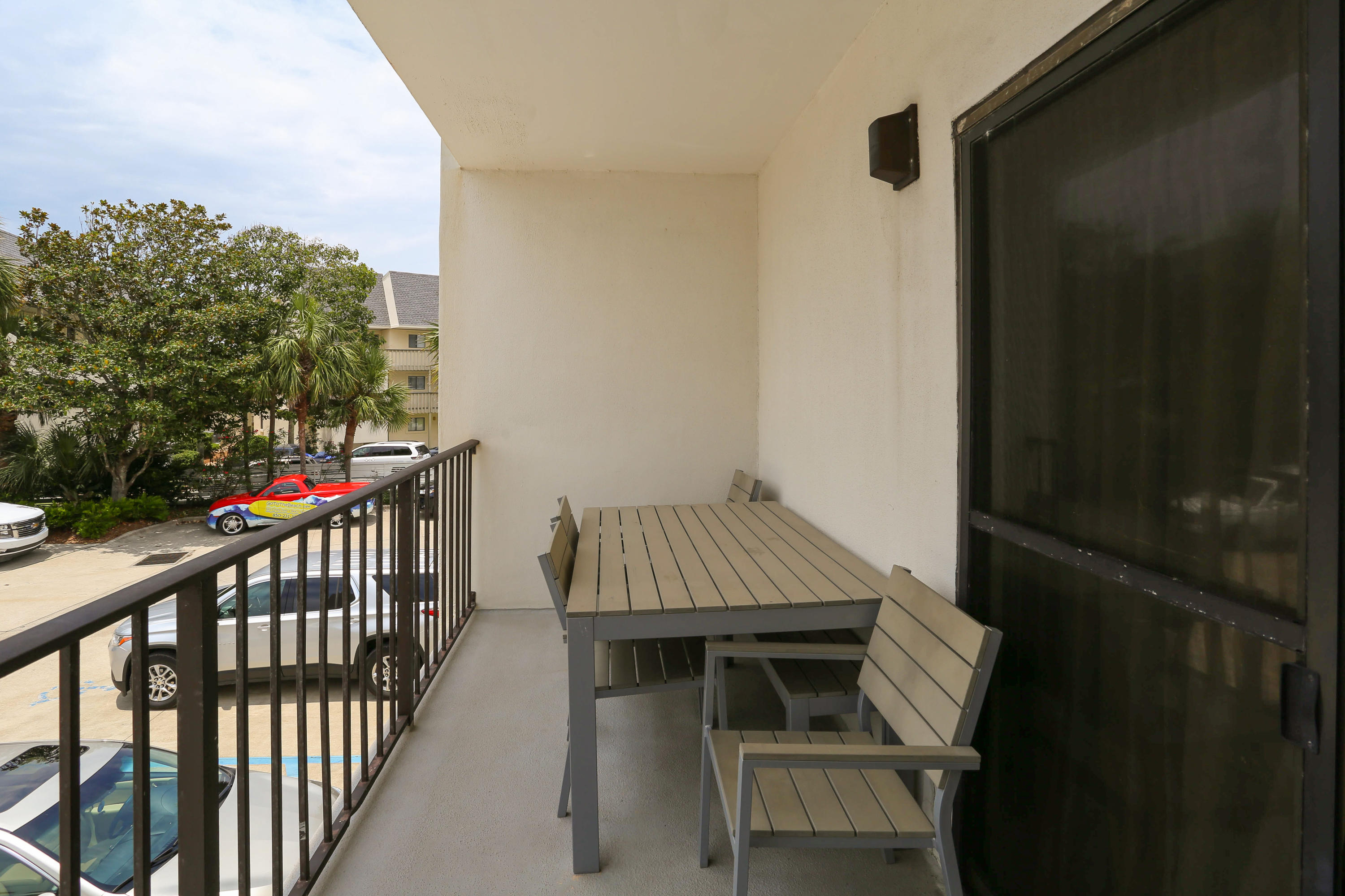 EMERALD HILL CONDO PH 3 - Residential