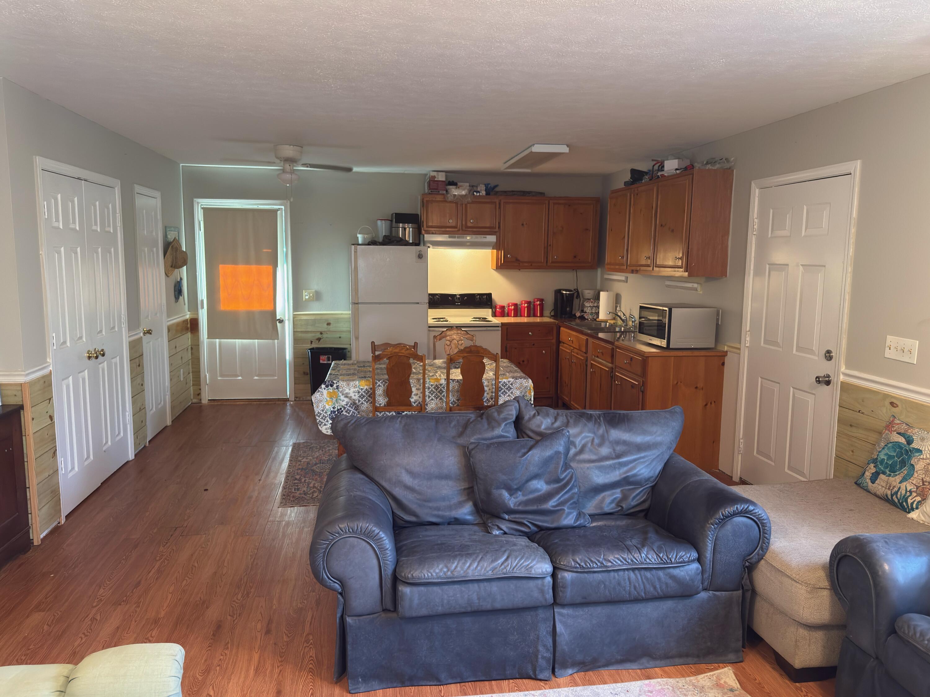 NO RECORDED SUBDIVISION - Residential