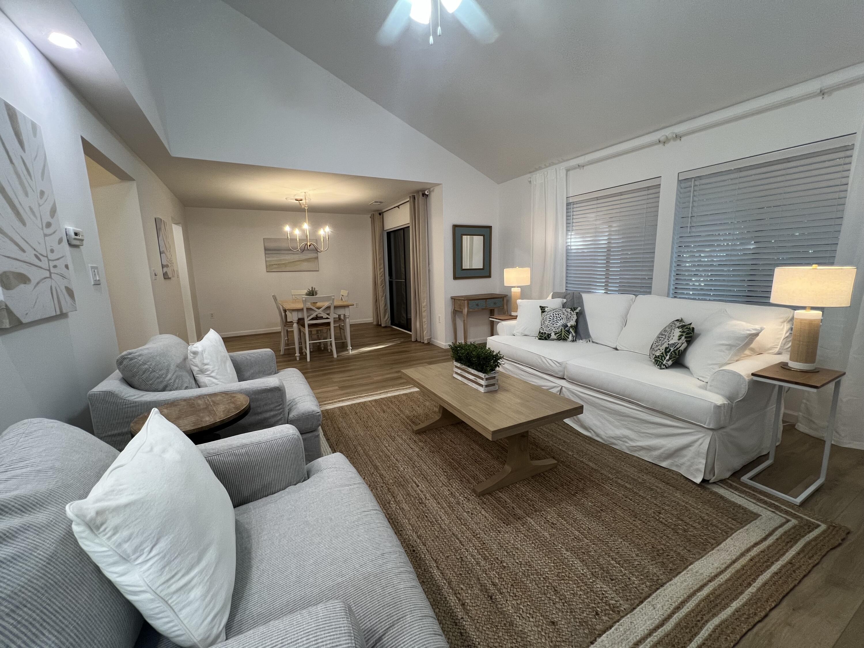ROYAL OAK VILLAS BLUEWATER BAY - Residential Lease