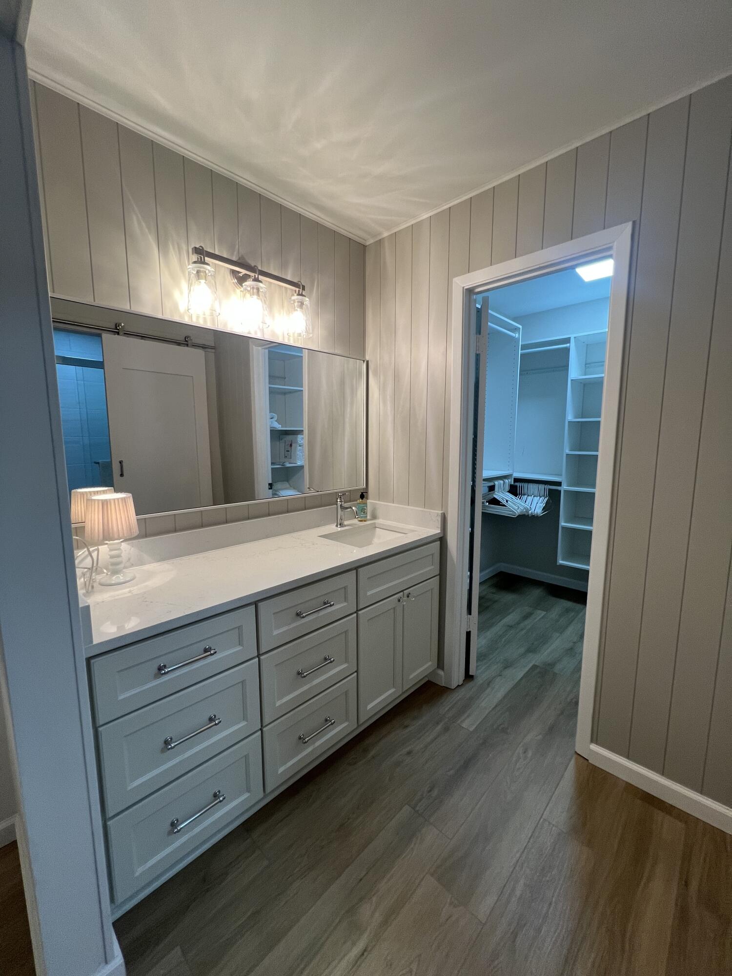 ROYAL OAK VILLAS BLUEWATER BAY - Residential Lease