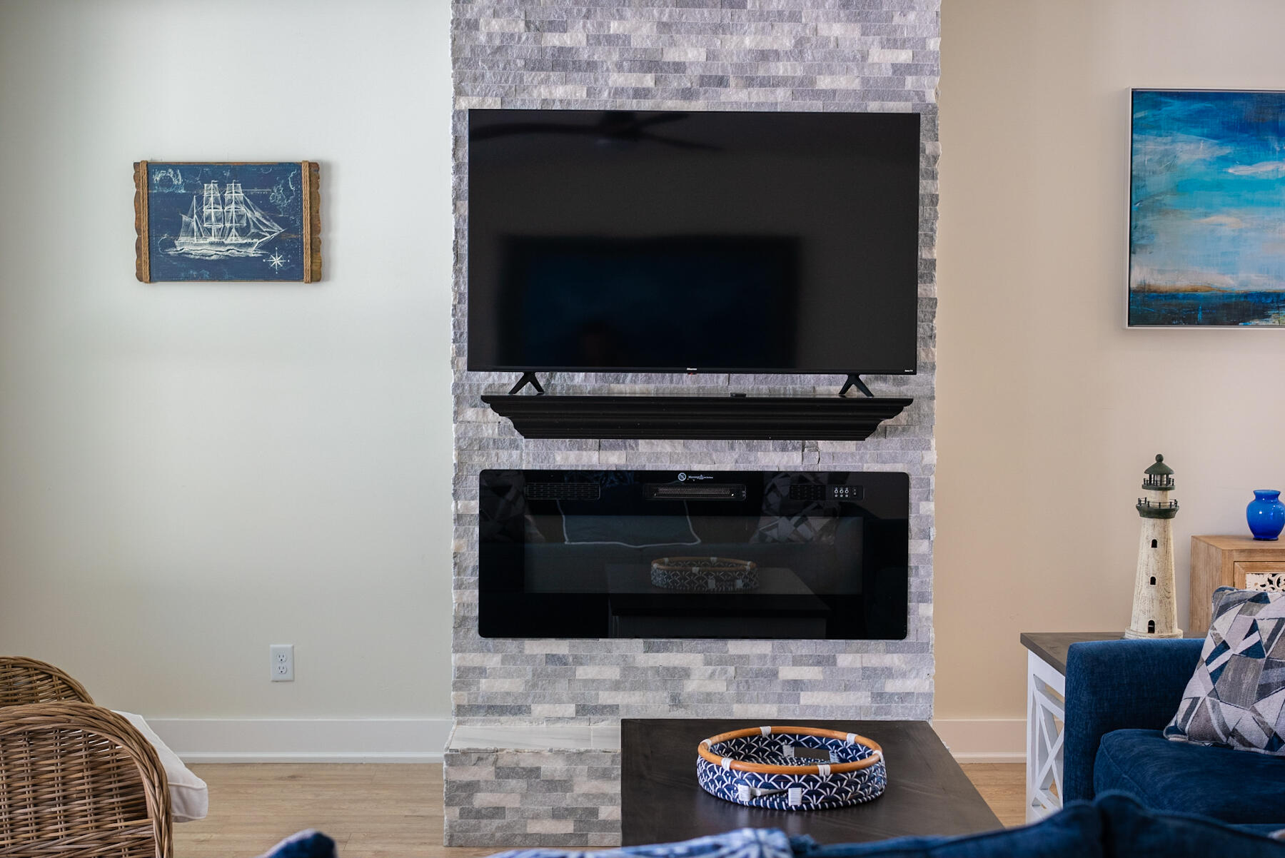 LAGUNA BEACH - Residential