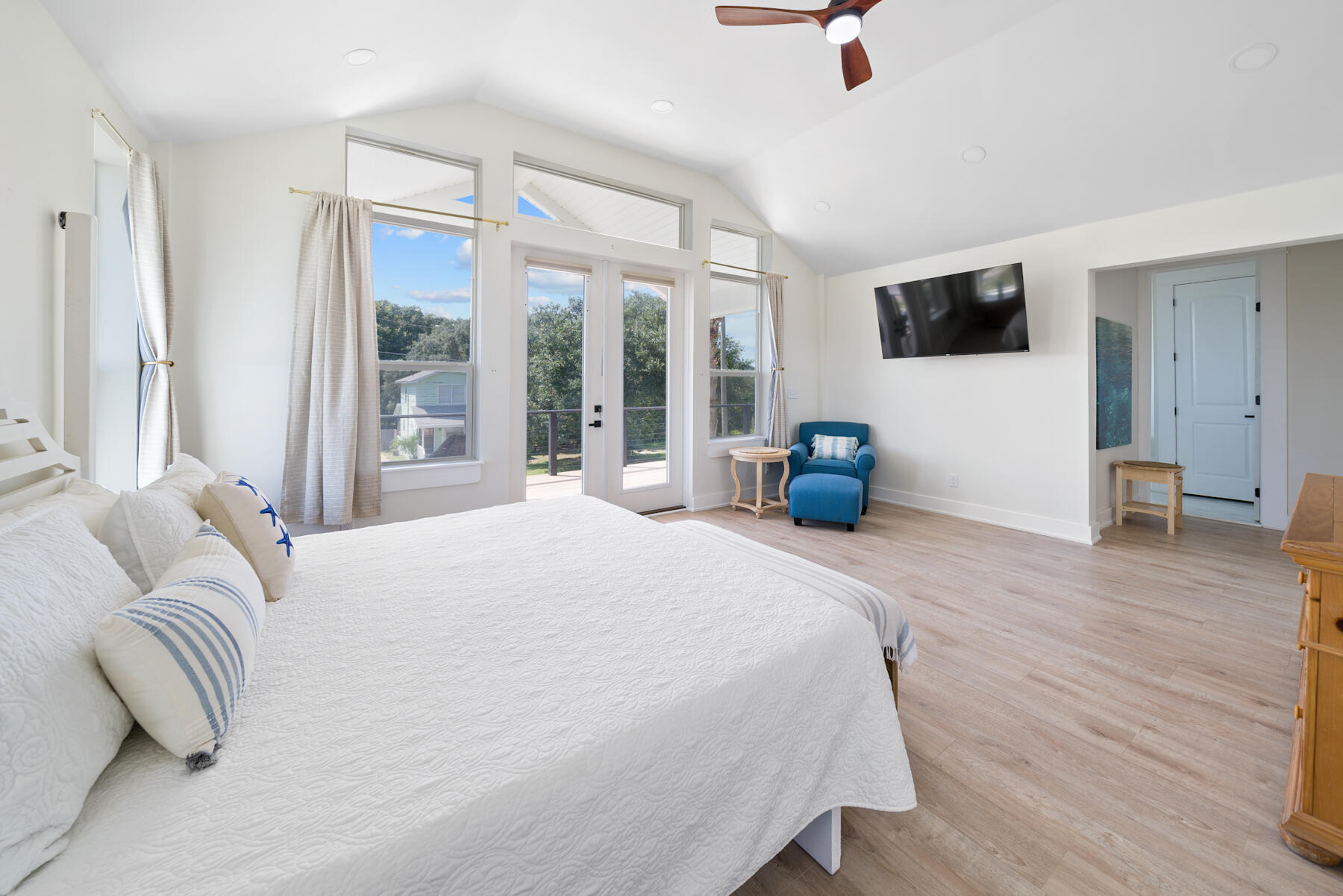 LAGUNA BEACH - Residential