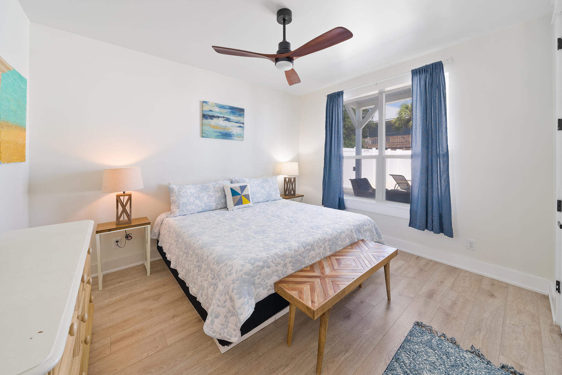 LAGUNA BEACH - Residential