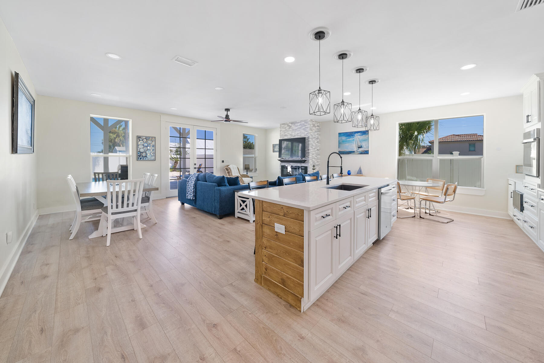 LAGUNA BEACH - Residential