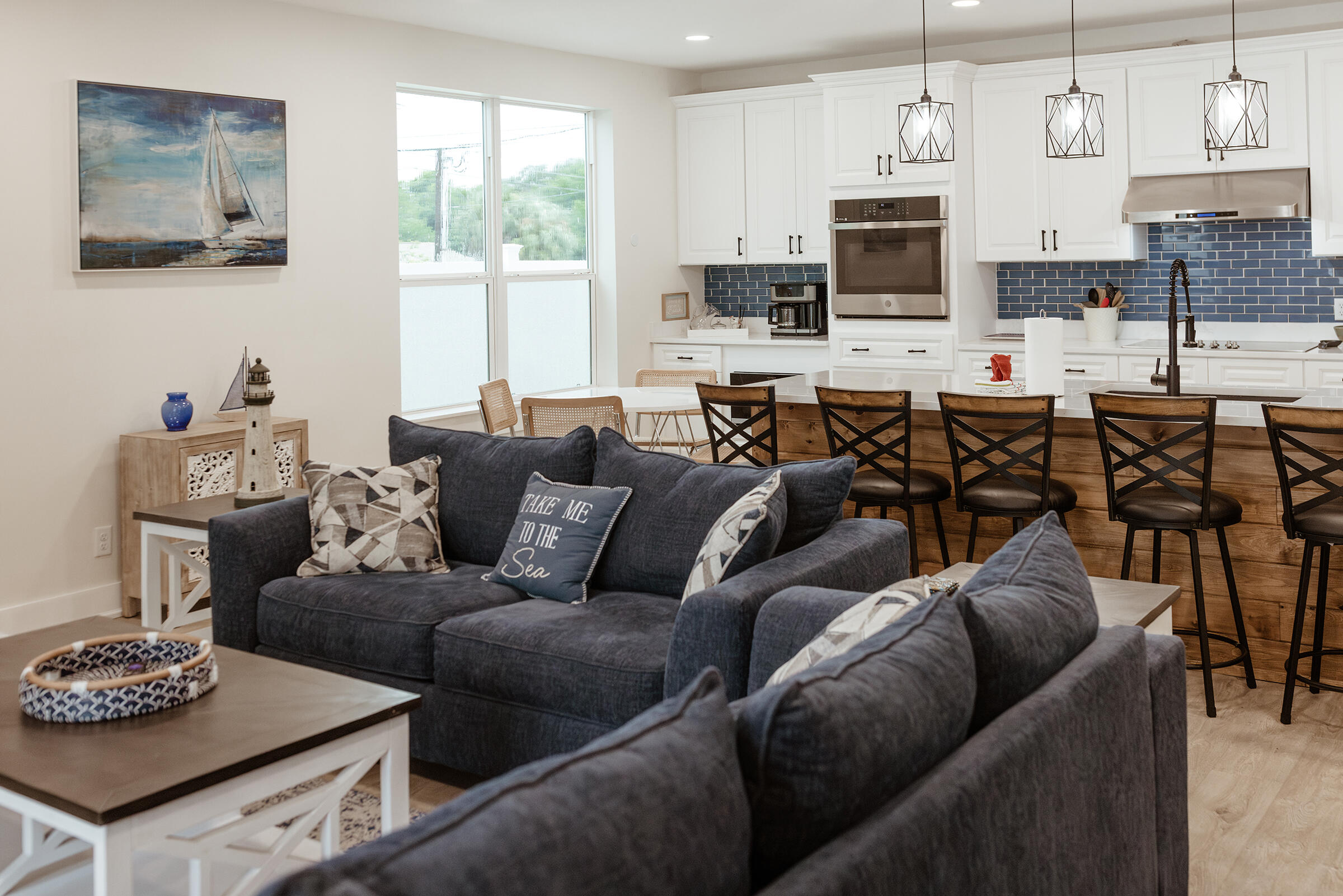 LAGUNA BEACH - Residential