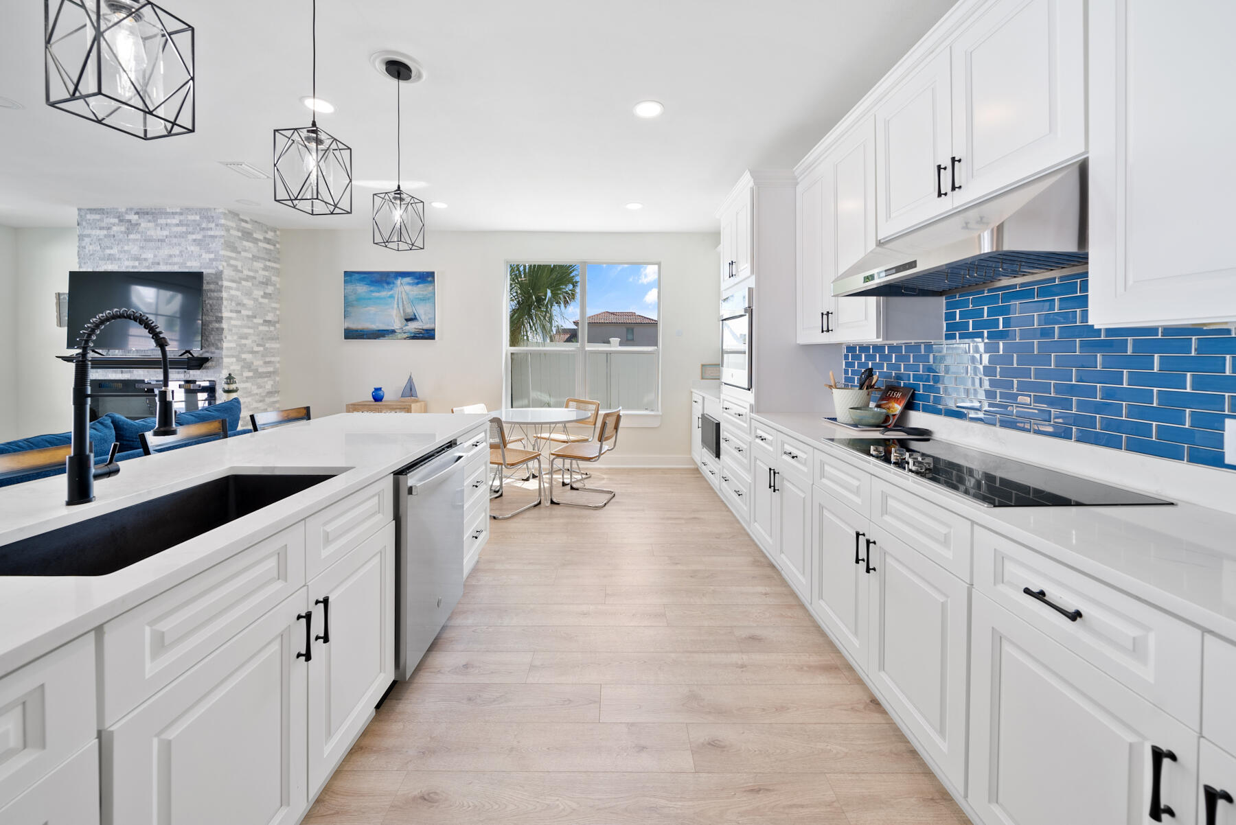 LAGUNA BEACH - Residential