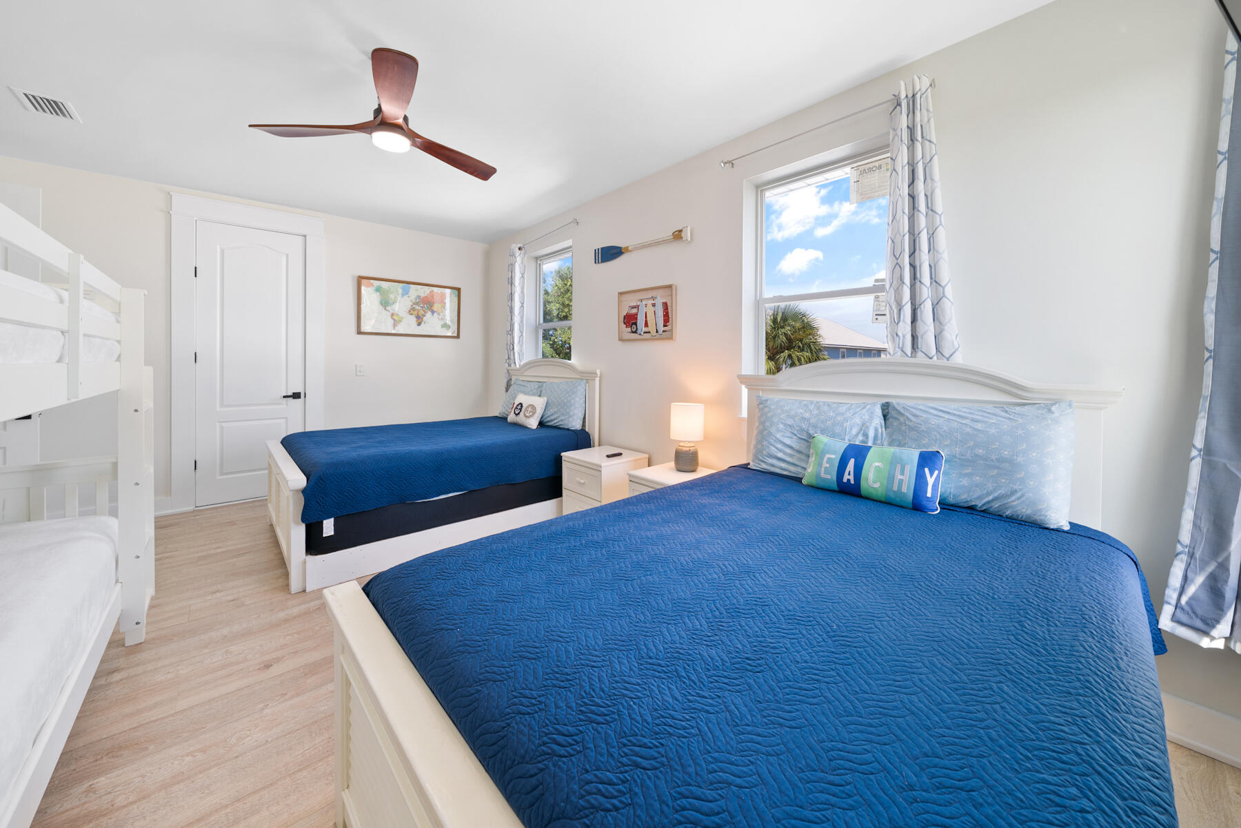 LAGUNA BEACH - Residential