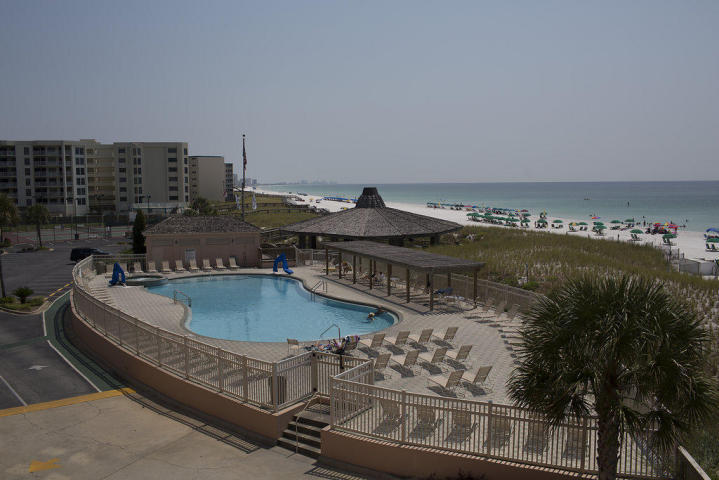 Jetty East Condominium - Residential