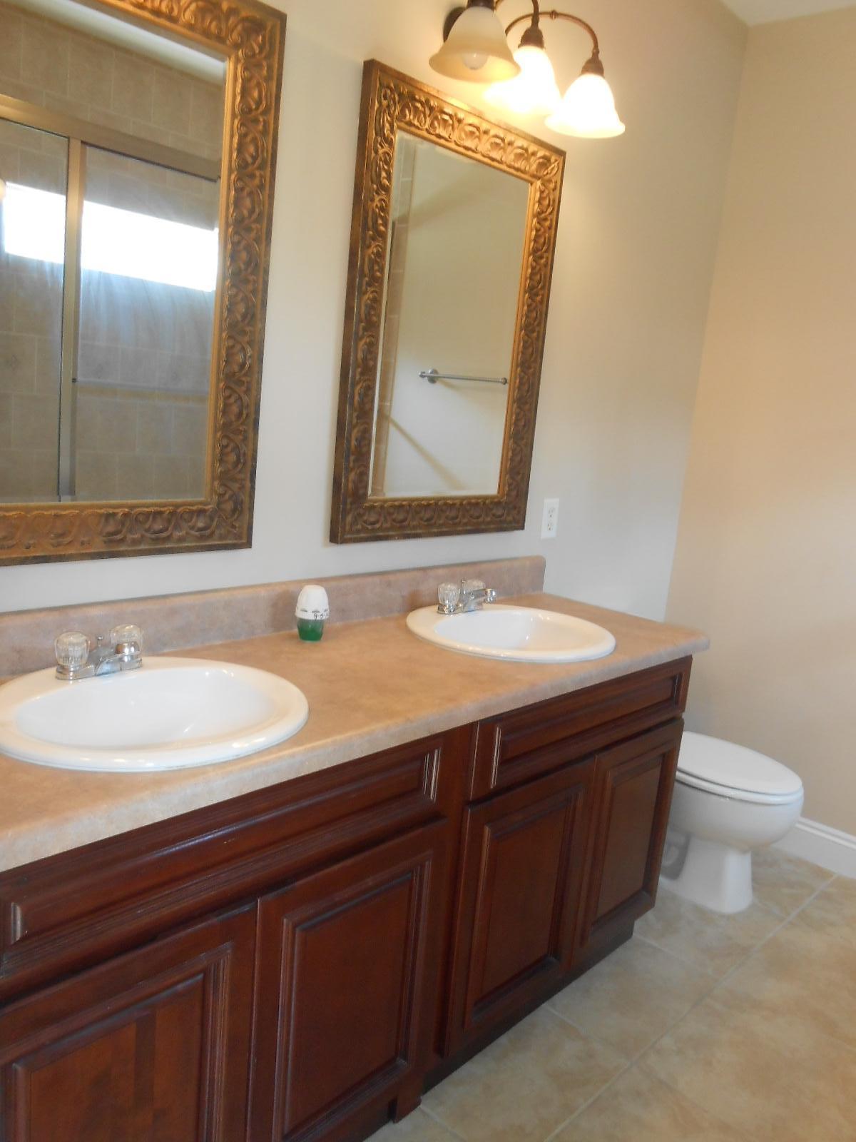 TEN LAKE ESTATES UNIT 2 - Residential