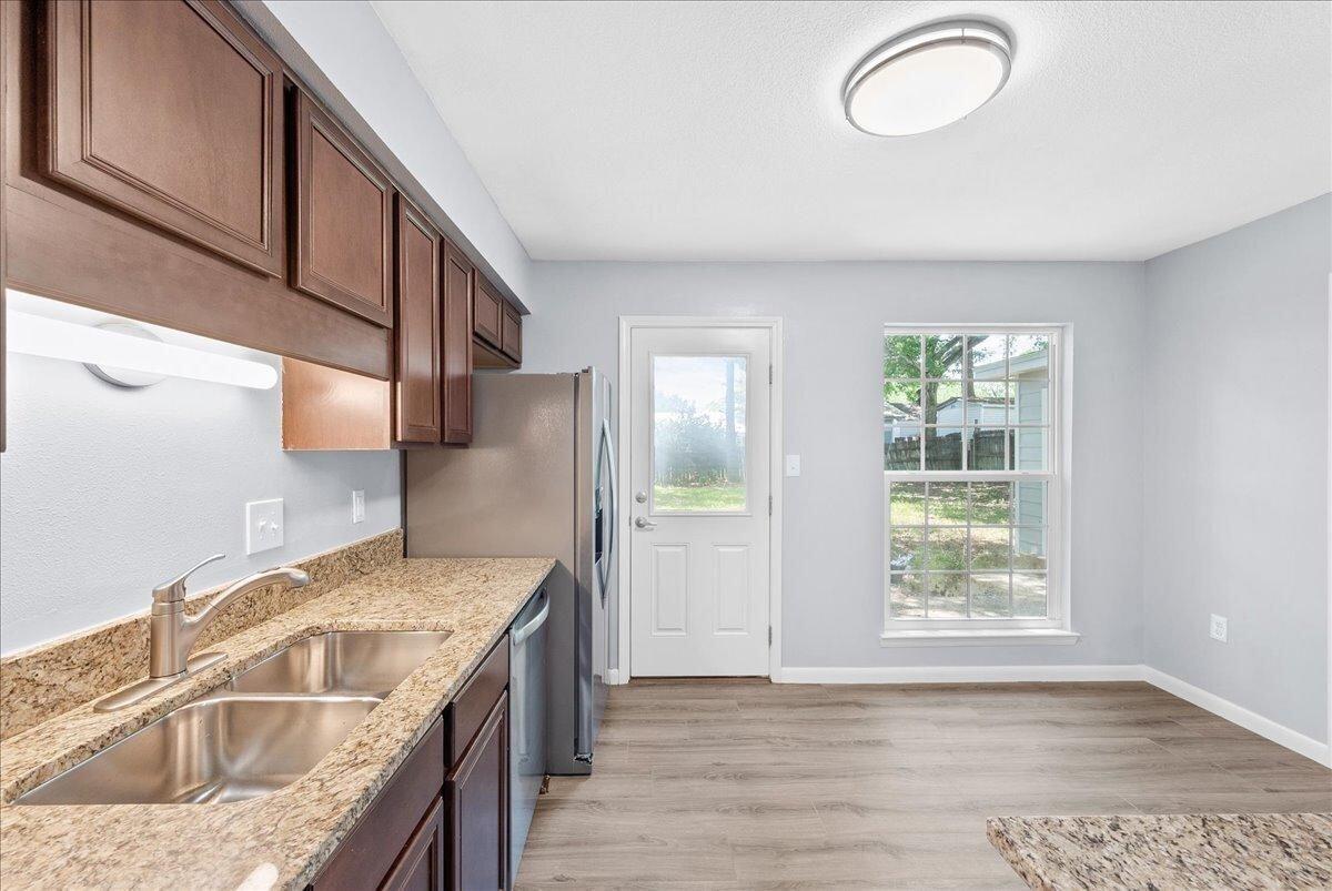 SHERWOOD FOREST - Residential Lease