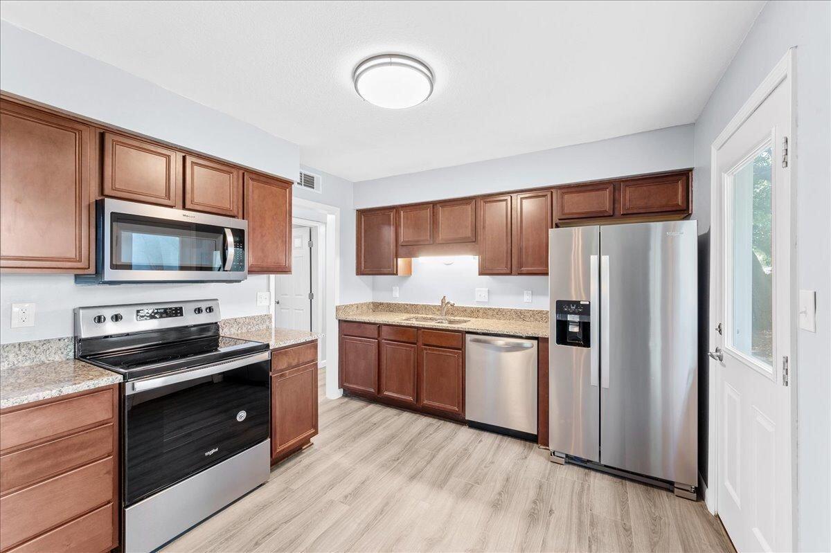 SHERWOOD FOREST - Residential Lease