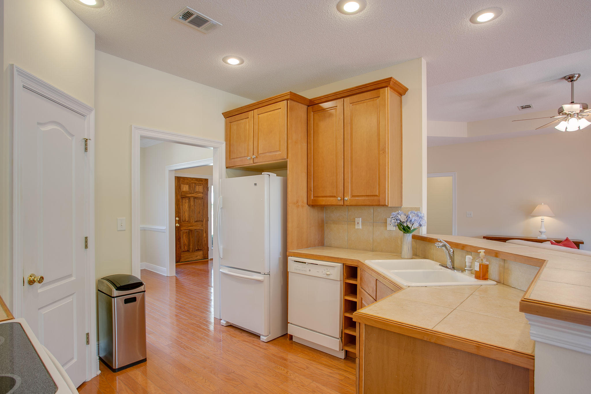 LAKESIDE EAST - Residential