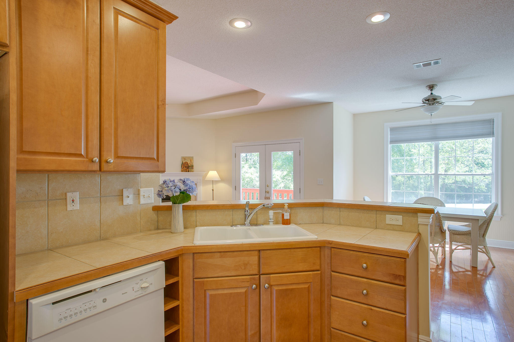 LAKESIDE EAST - Residential