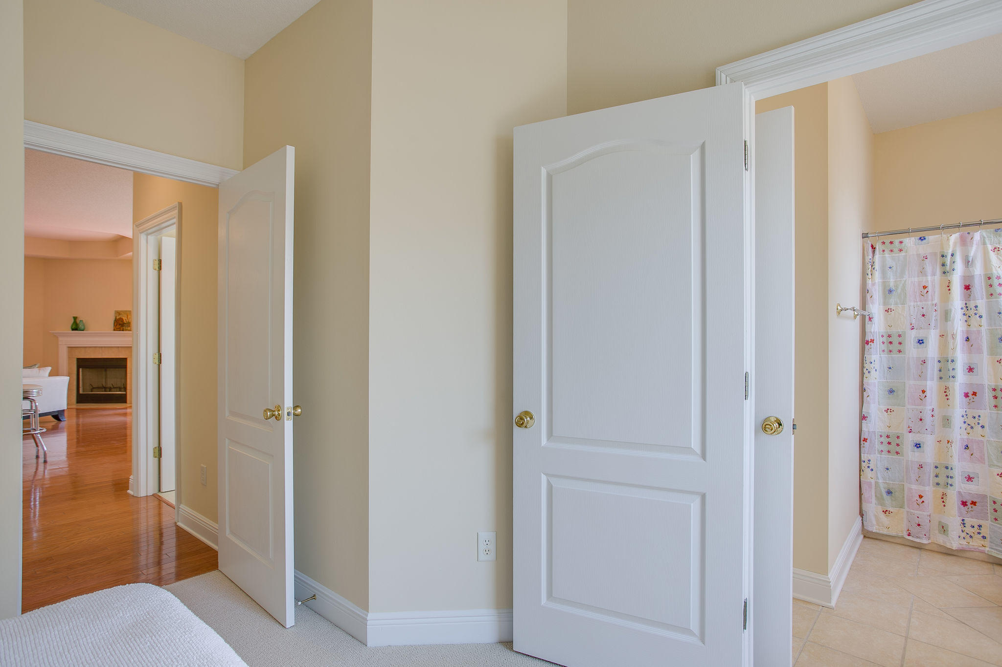 LAKESIDE EAST - Residential