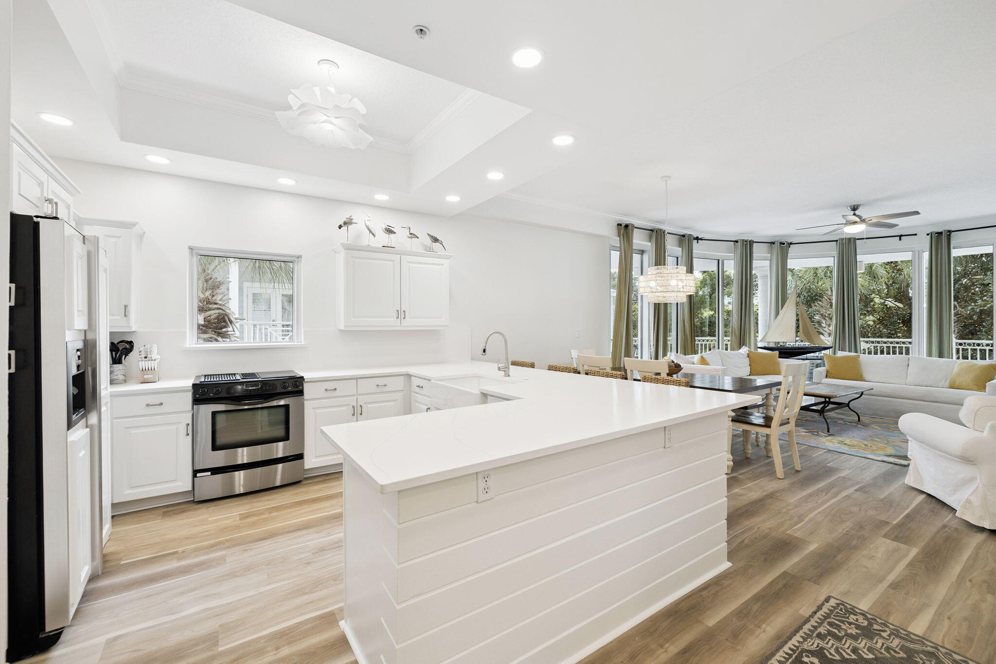 ALEXANDER AT PALM COURT - Residential