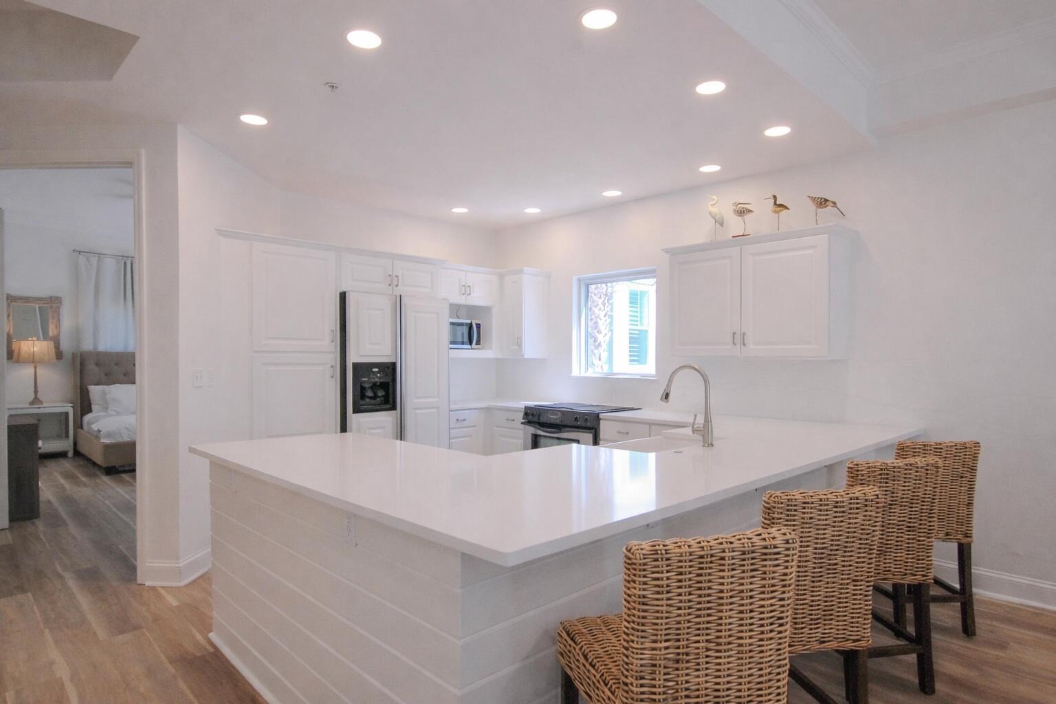 ALEXANDER AT PALM COURT - Residential