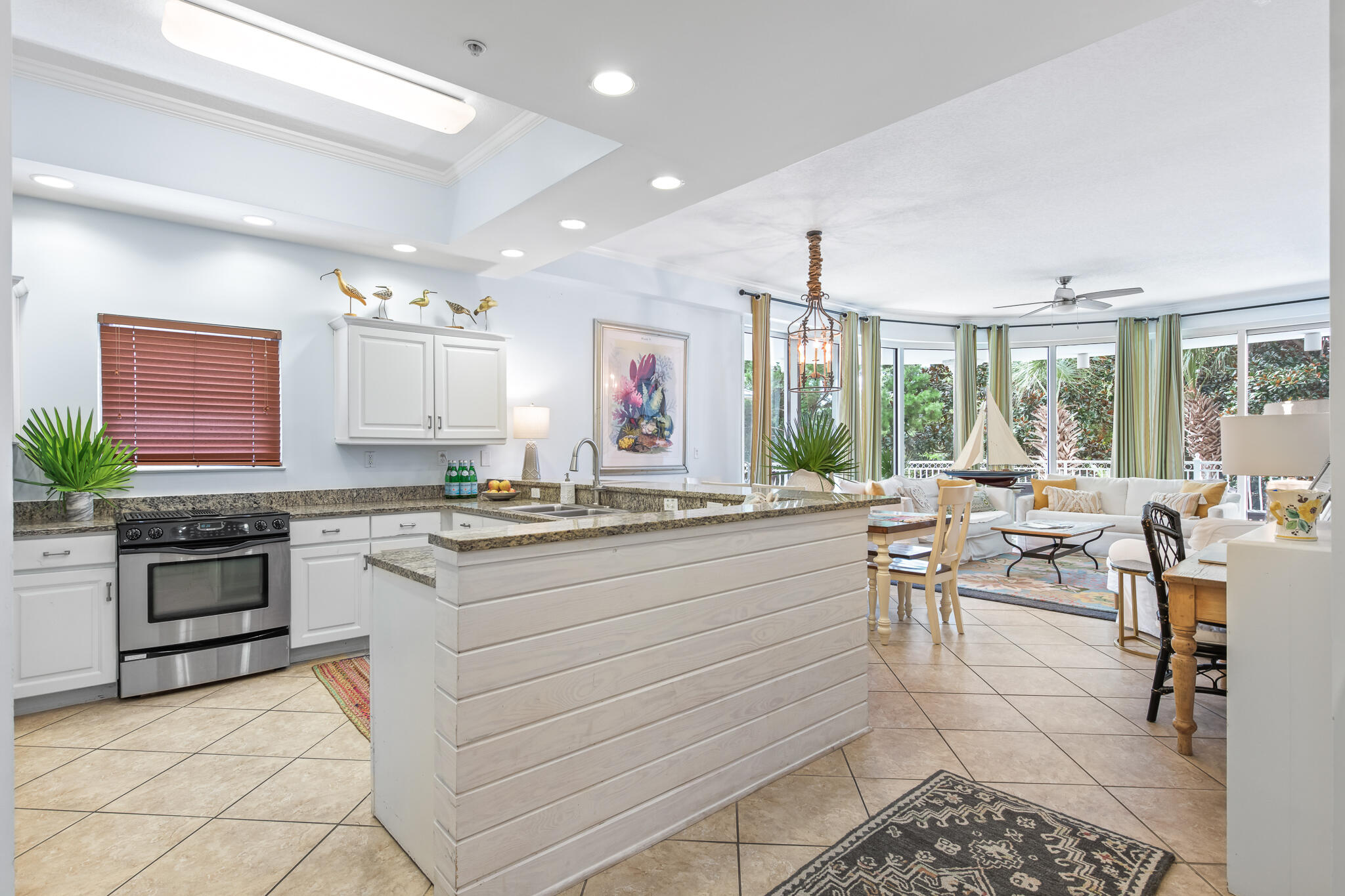 ALEXANDER AT PALM COURT - Residential