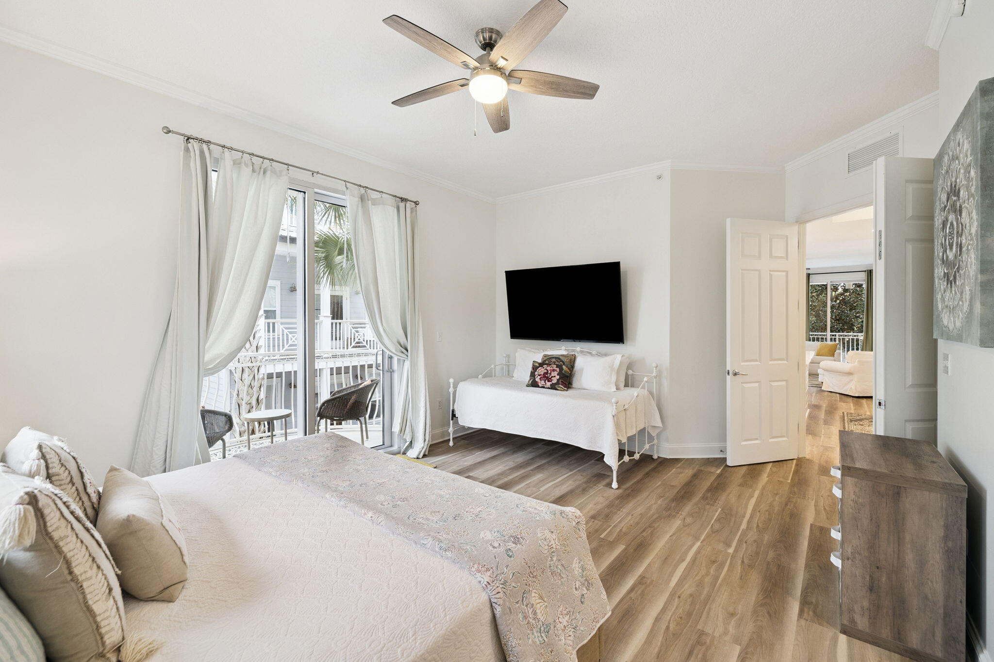 ALEXANDER AT PALM COURT - Residential