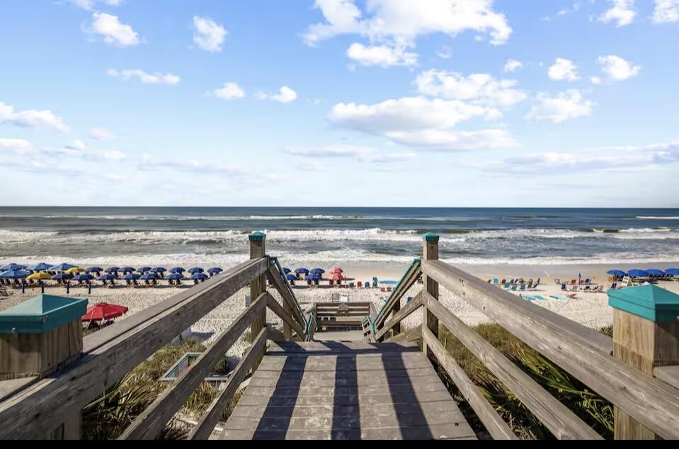 ALEXANDER AT PALM COURT - Residential