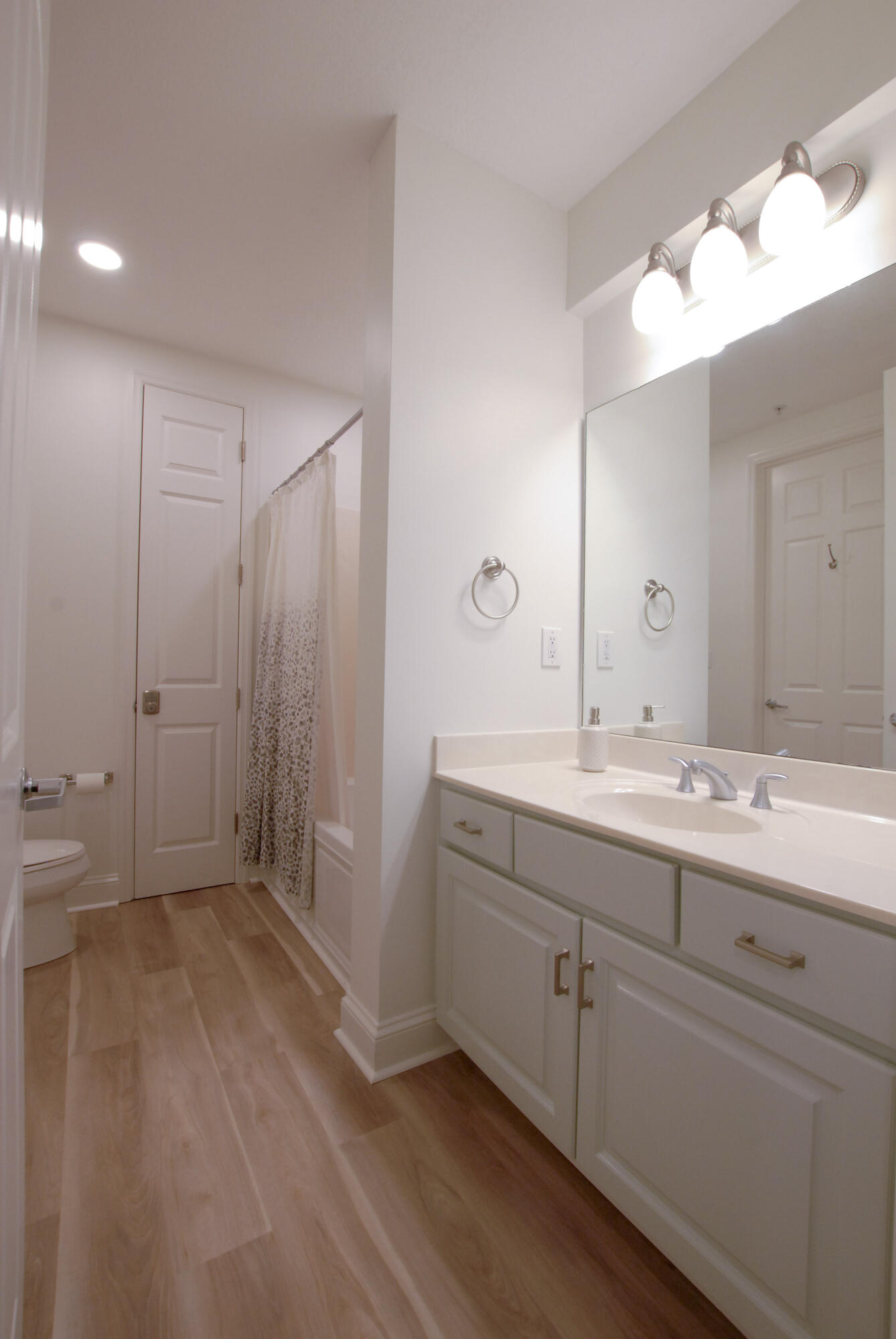 ALEXANDER AT PALM COURT - Residential