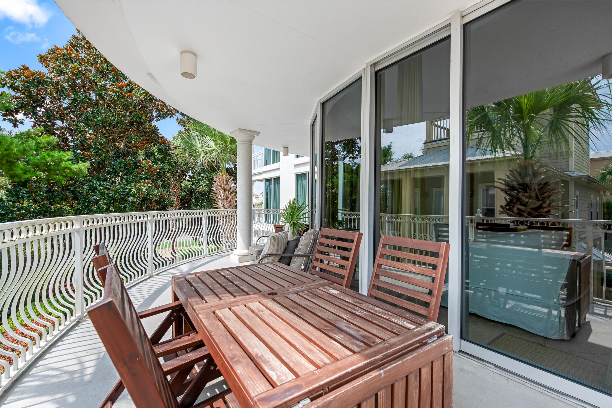 ALEXANDER AT PALM COURT - Residential