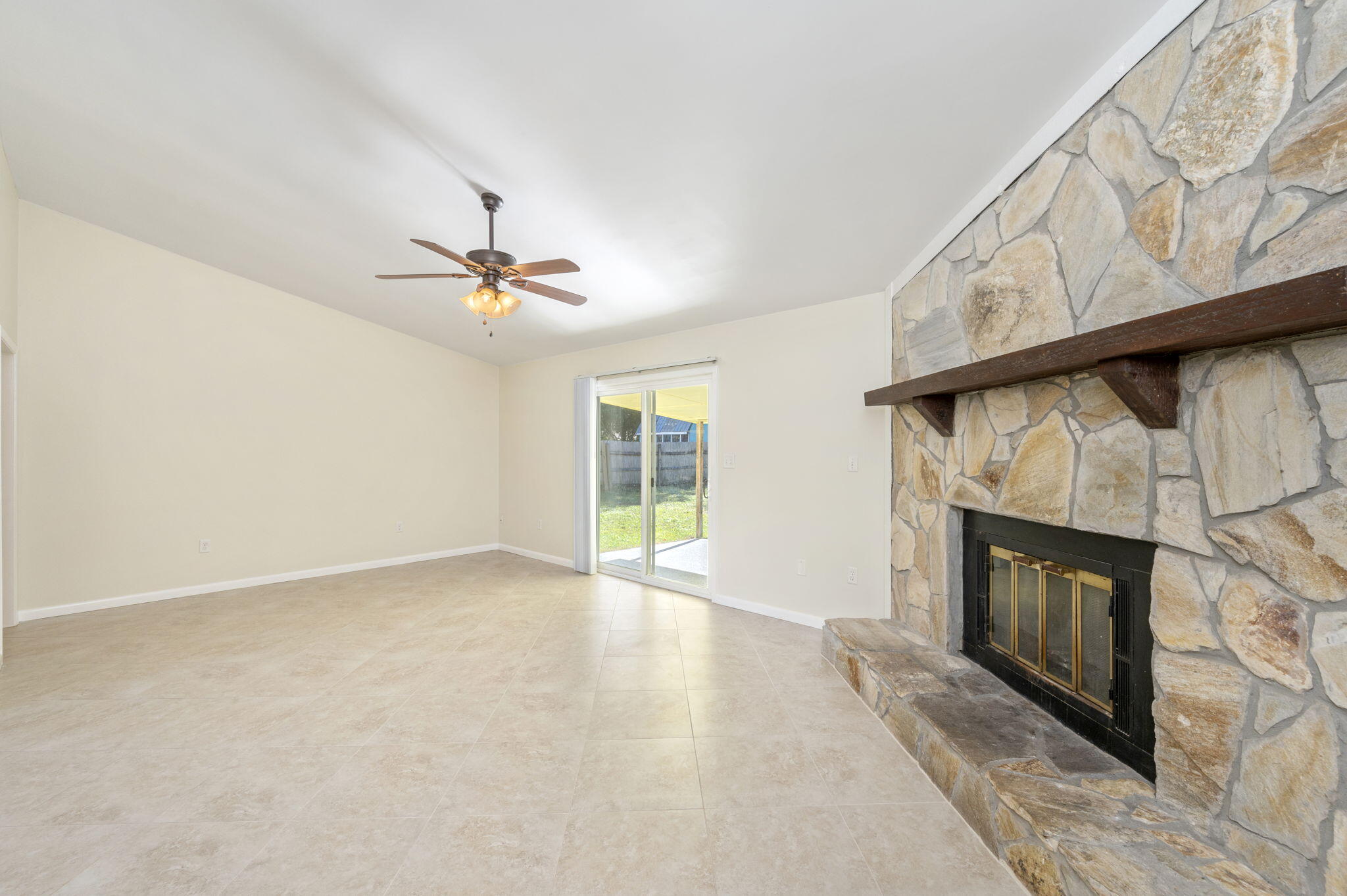 HILLTOP ACRES 1ST ADDN - Residential