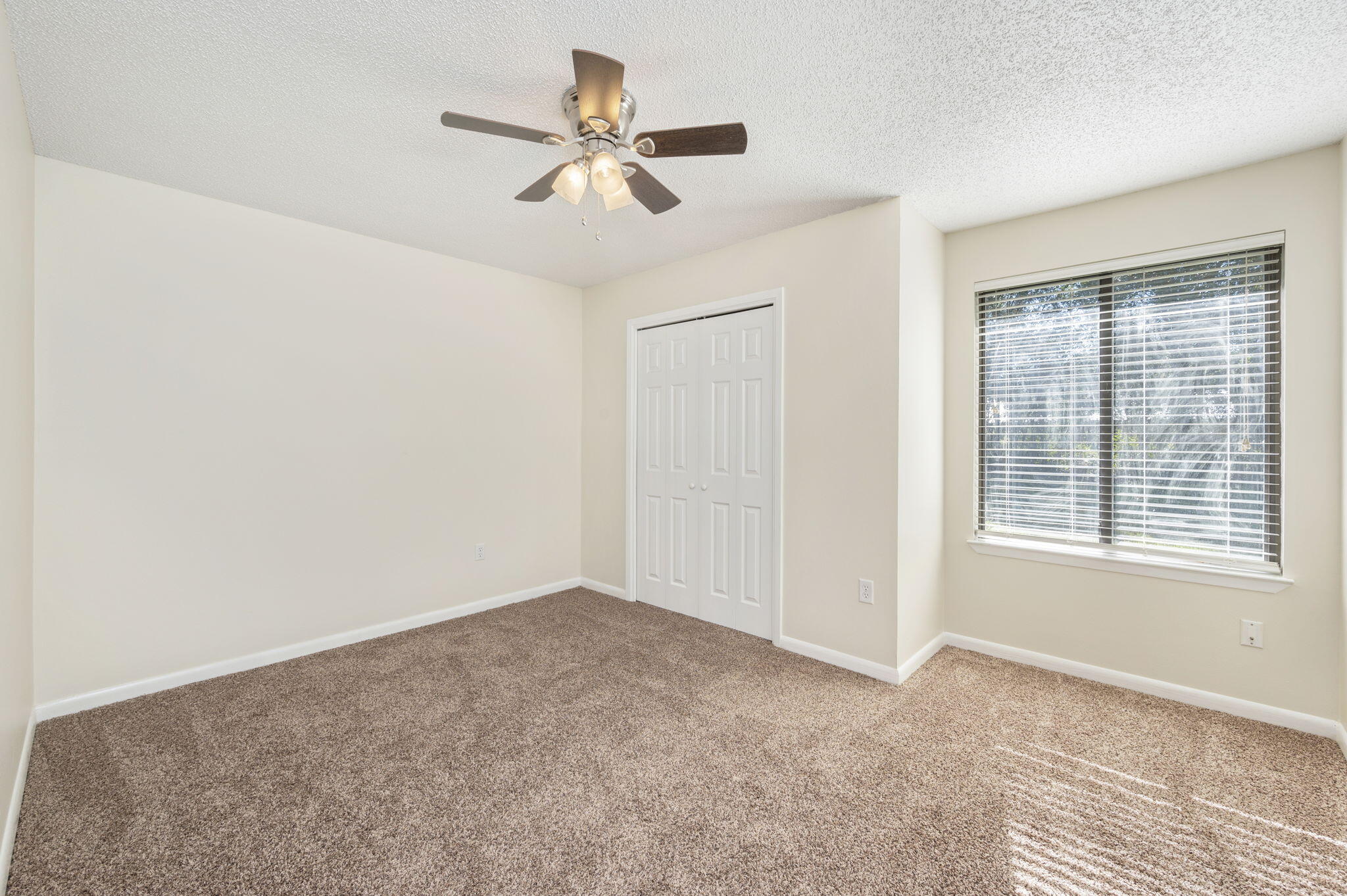 HILLTOP ACRES 1ST ADDN - Residential