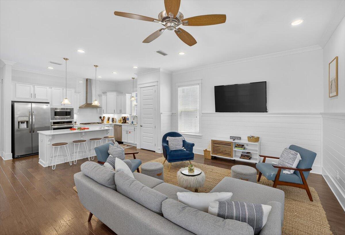 HIGHLAND PARKS - Residential Lease