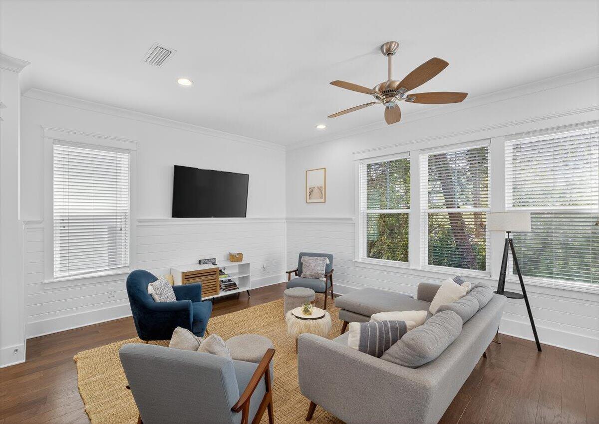 HIGHLAND PARKS - Residential Lease