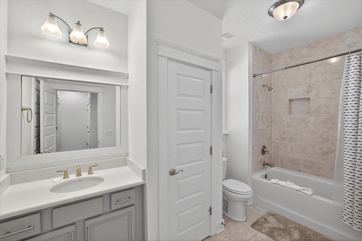 HIGHLAND PARKS - Residential Lease