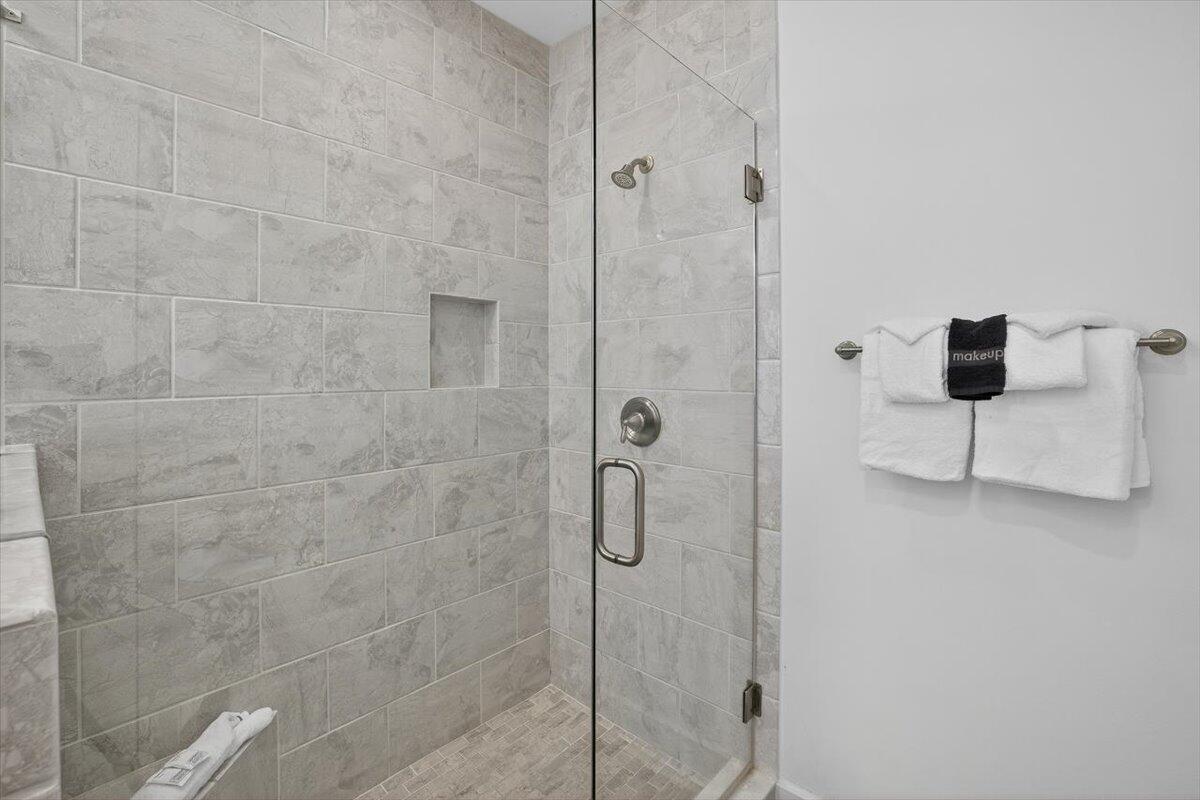 HIGHLAND PARKS - Residential Lease
