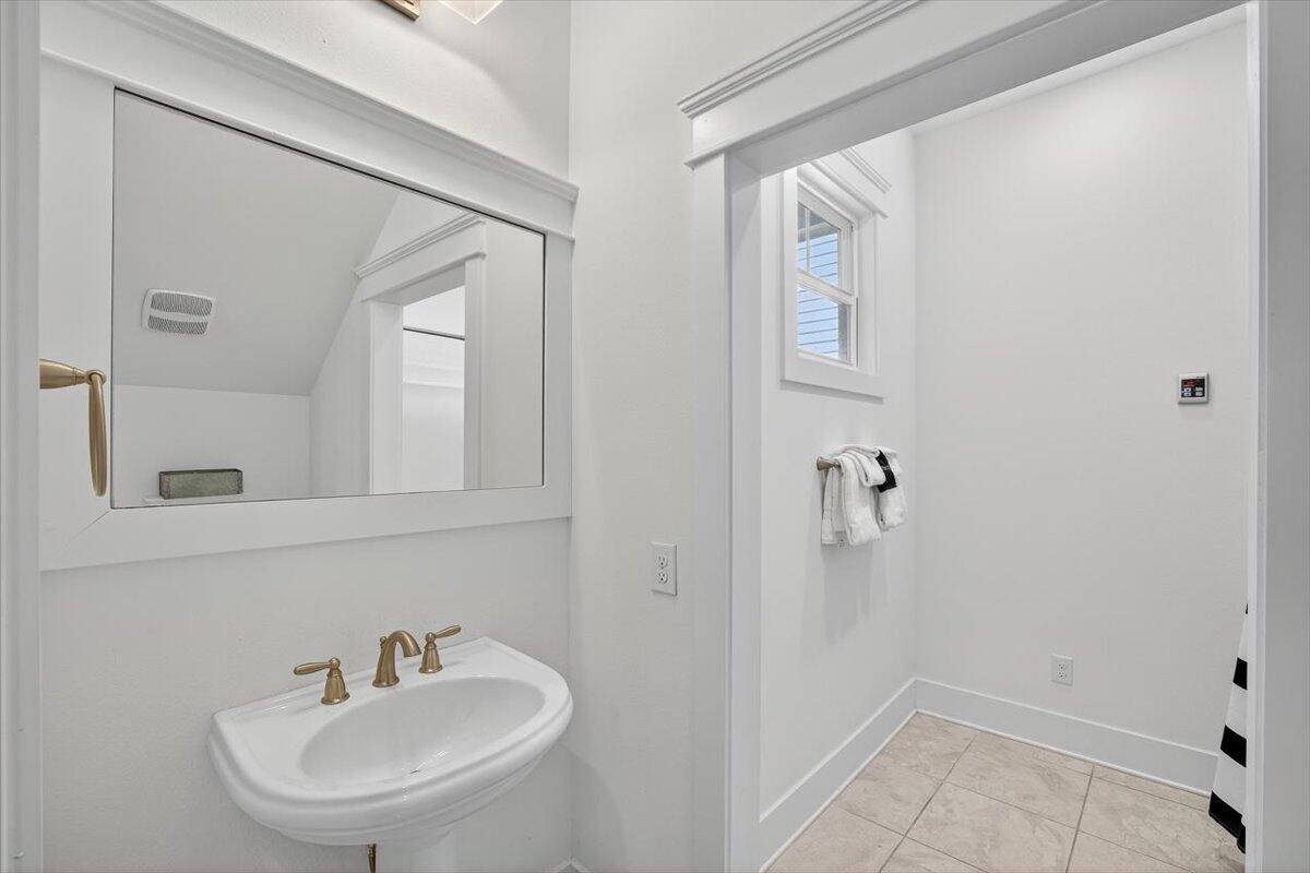 HIGHLAND PARKS - Residential Lease