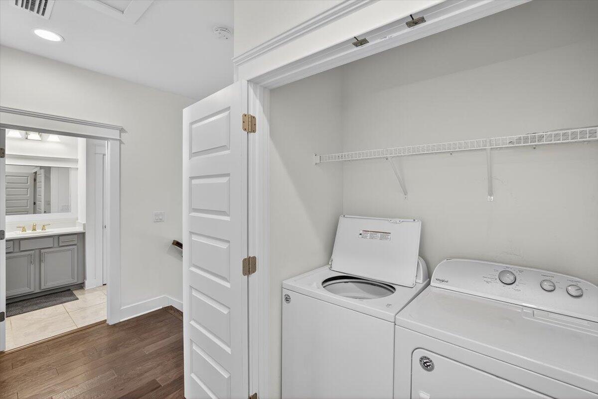 HIGHLAND PARKS - Residential Lease