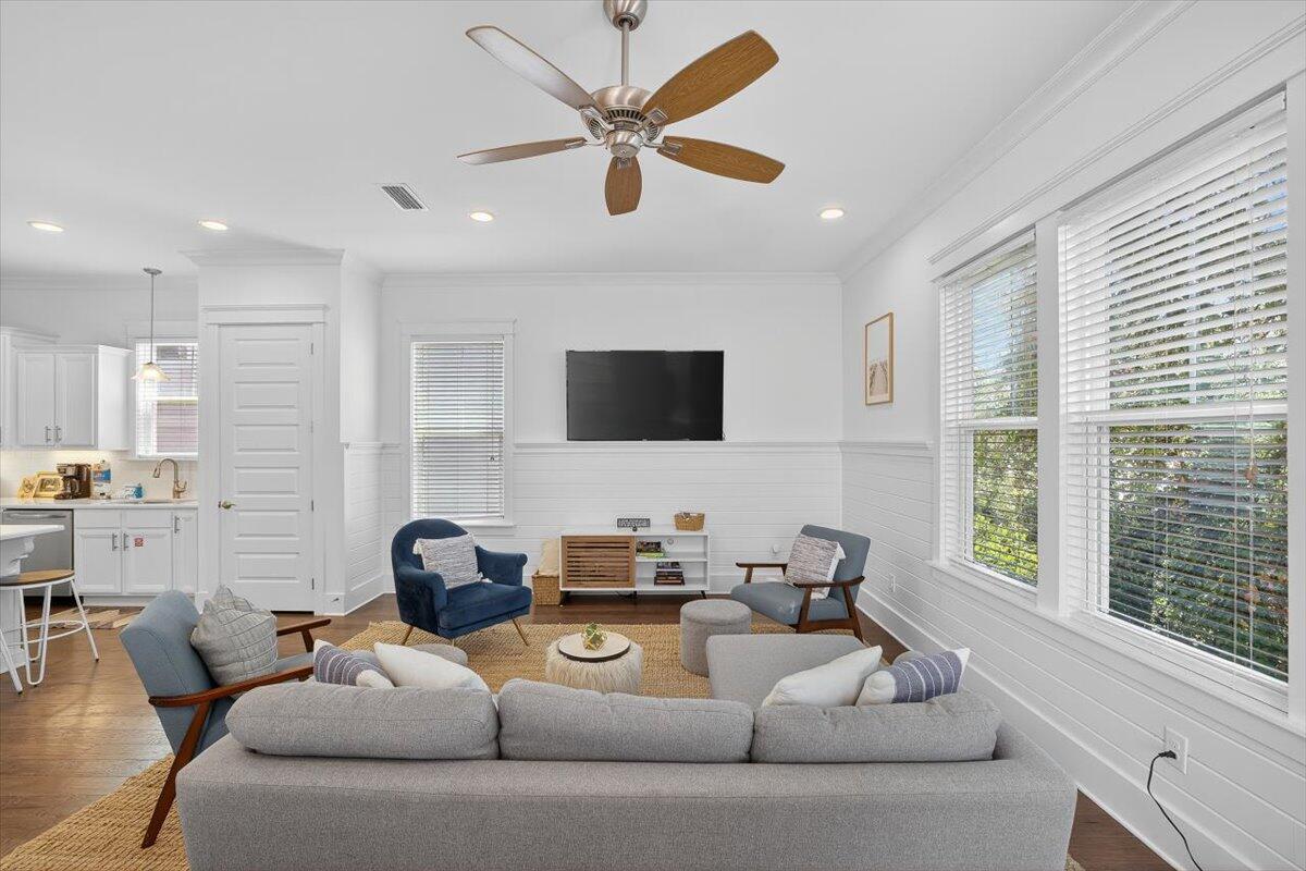 HIGHLAND PARKS - Residential Lease