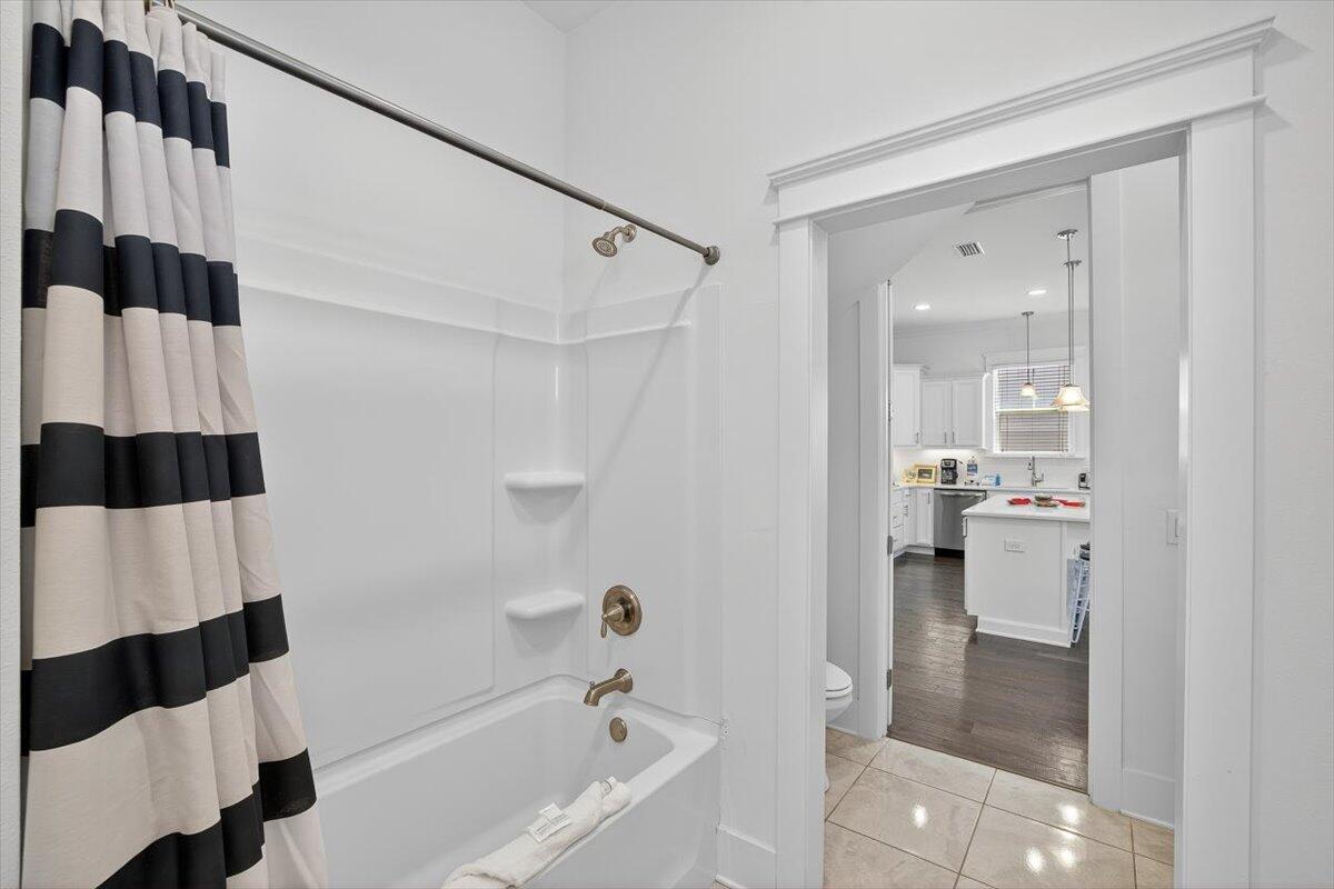 HIGHLAND PARKS - Residential Lease
