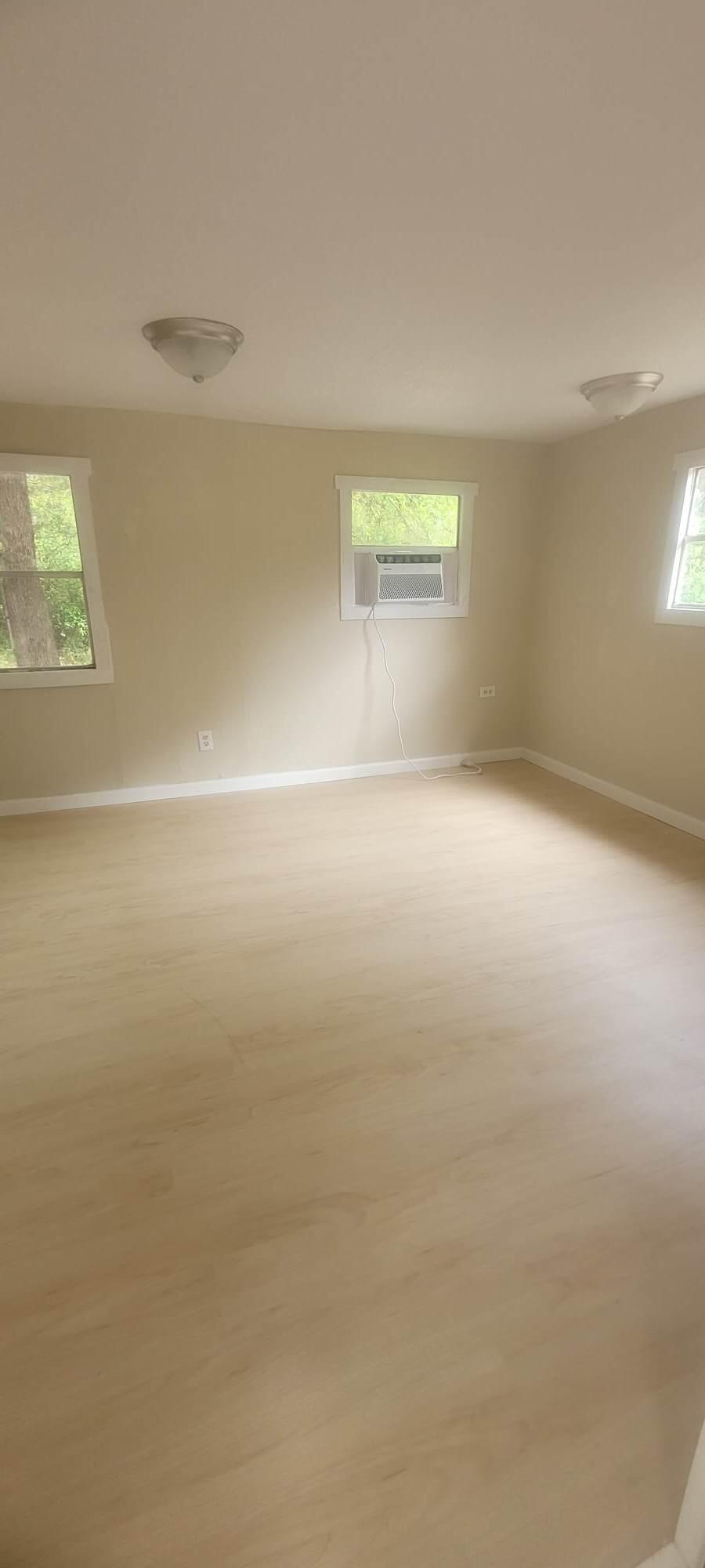 Newly remodeled small 1 bedroom mobile home located in a quiet park