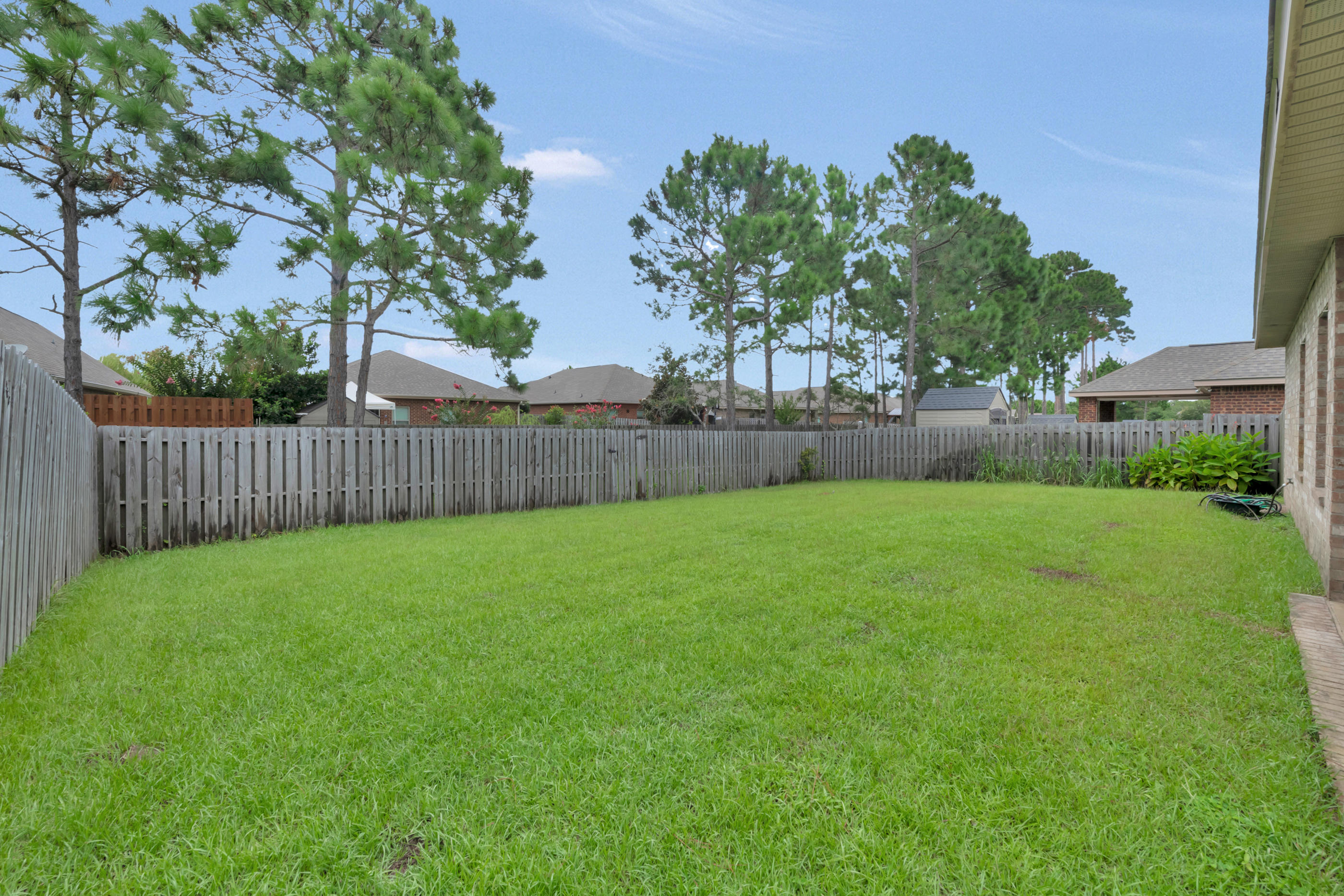 DRIFTWOOD ESTATES - Residential Lease